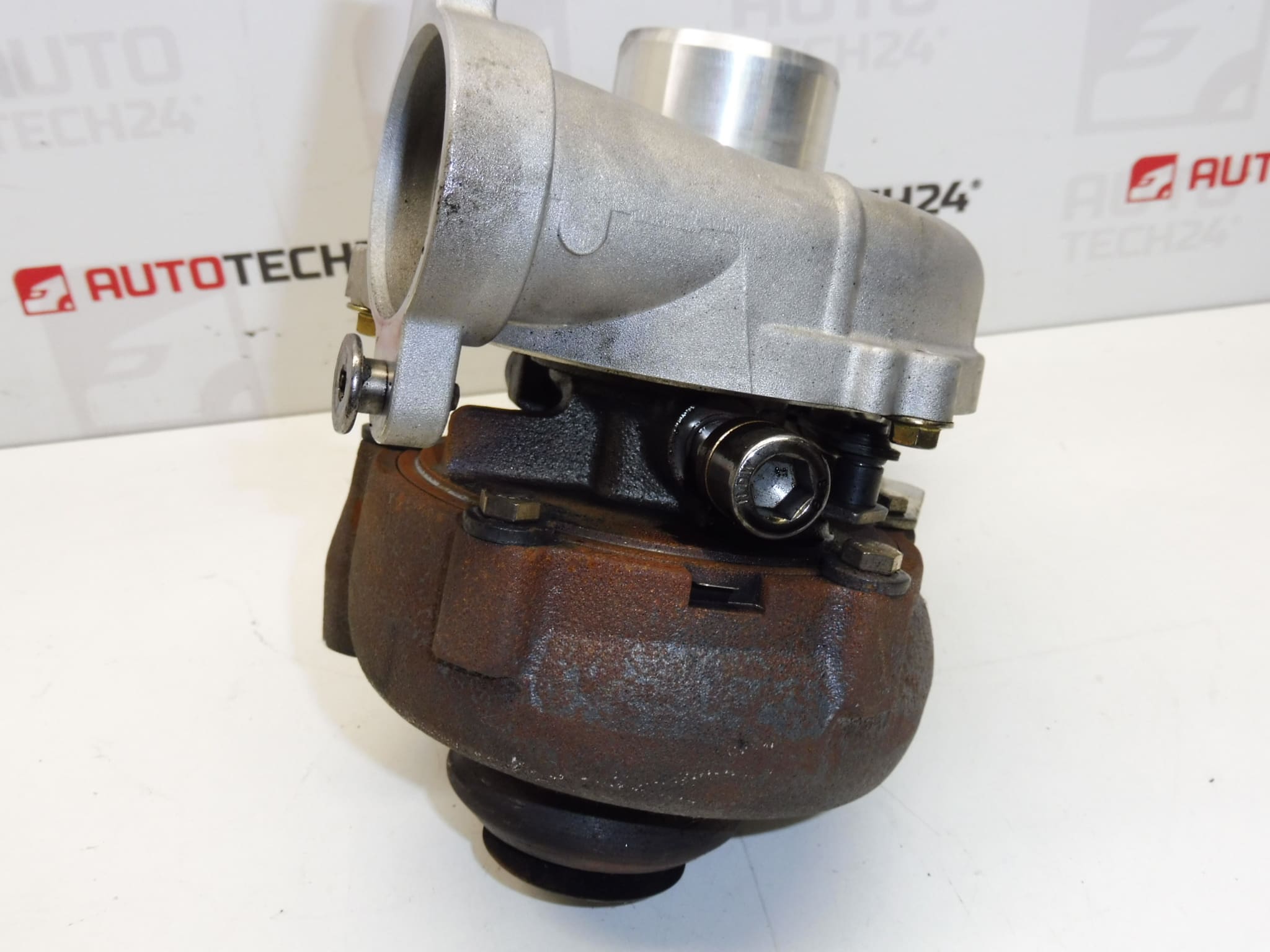 Turbo reacondicionado 1.6 HDi 80 kW Garrett GT1544V 0375J6 - Imagen 2