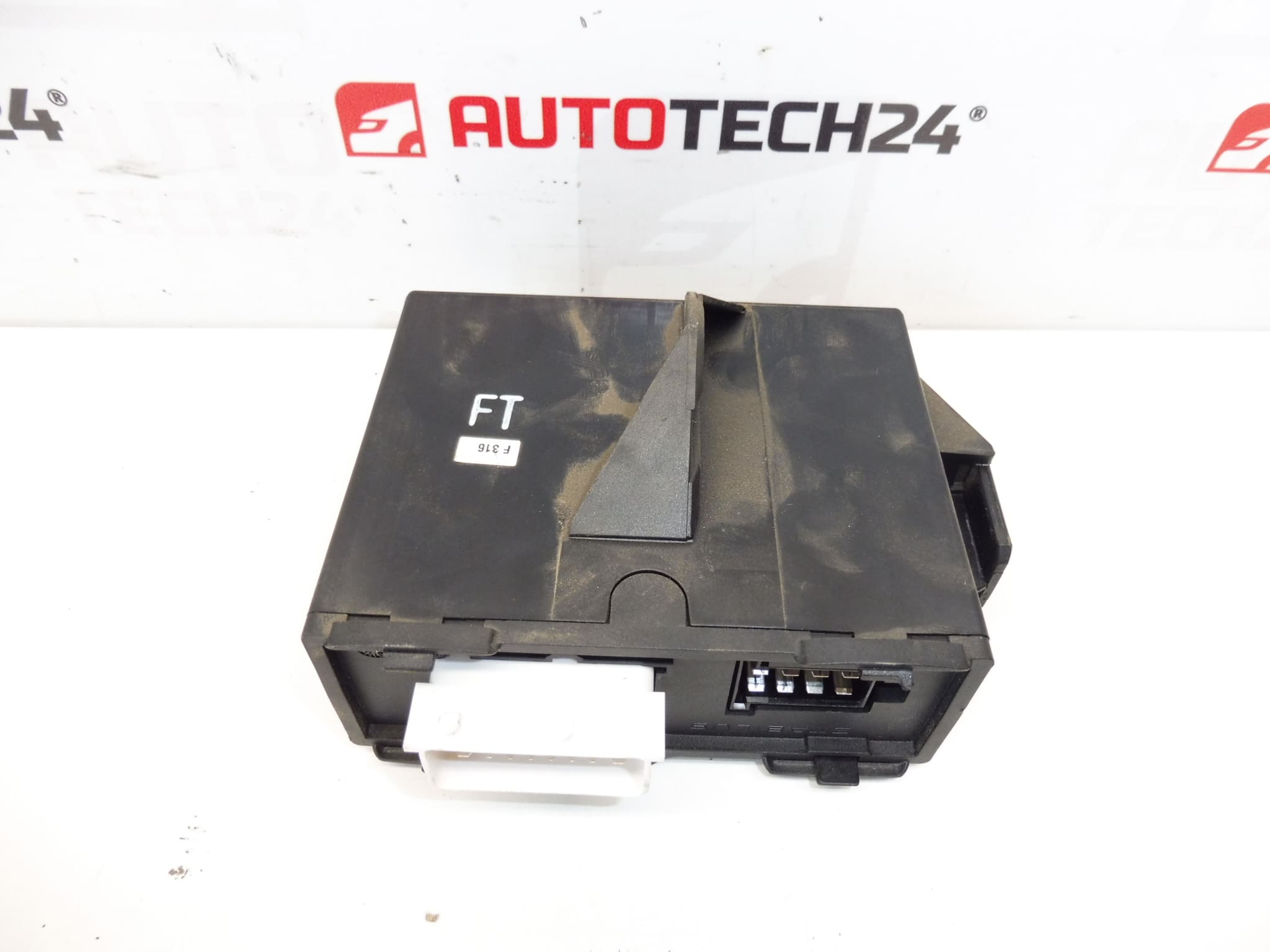 Unidad eléctrica del portón trasero para PEUGEOT 607 - usada - 1304019947 8735J2 - Imagen 2