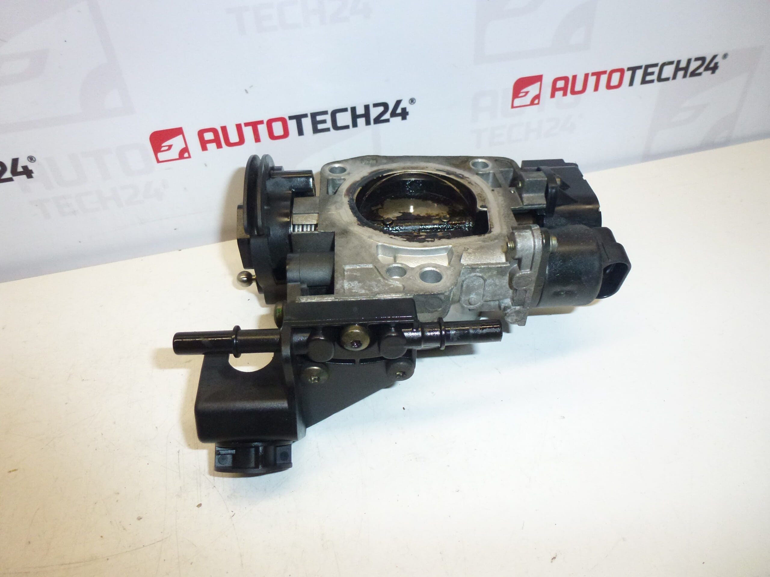Cuerpo de mariposa del acelerador para Citroën y Peugeot 1.8 y 2.0 1635R4 1635V1 - Imagen 2