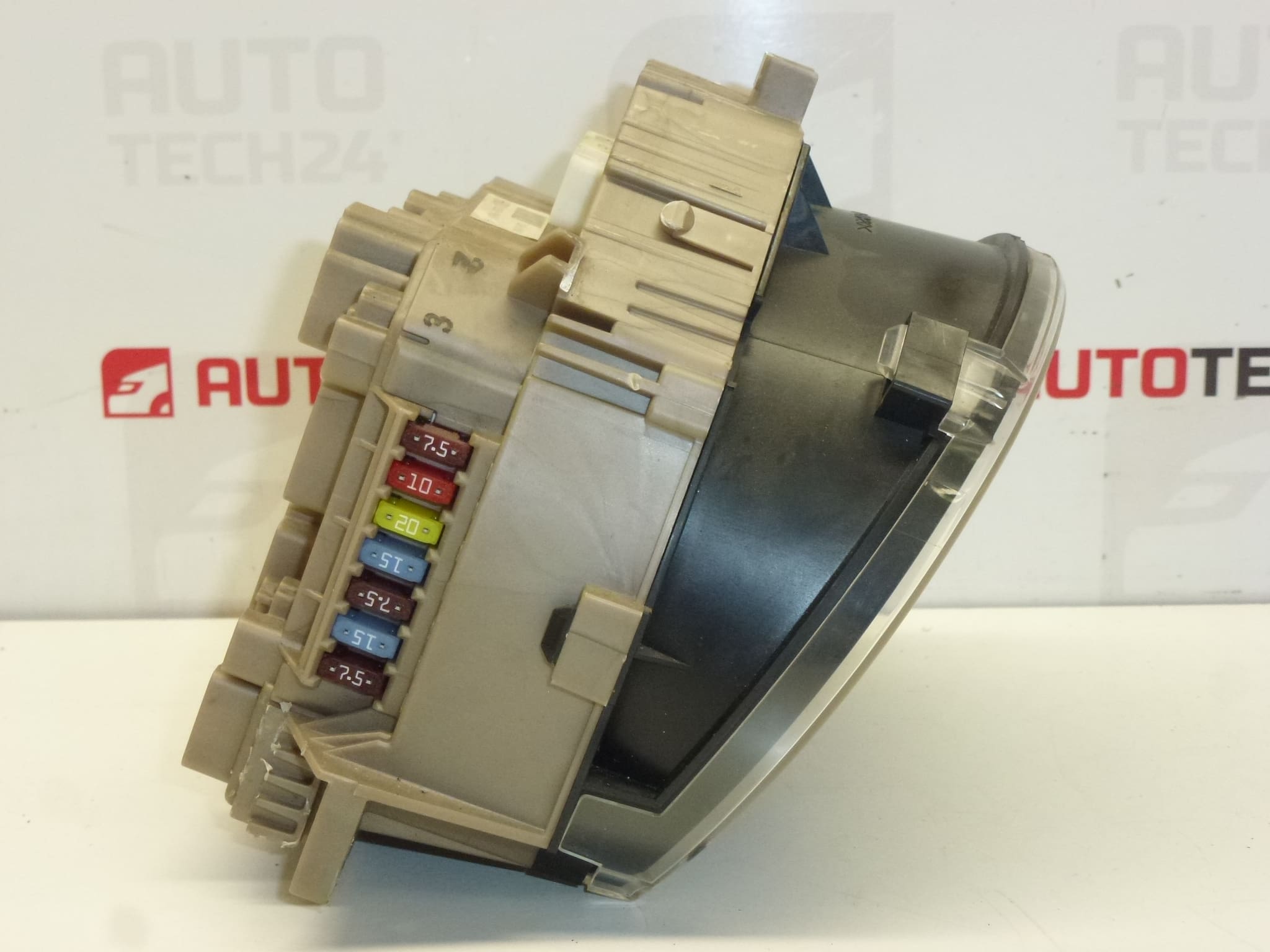 Tacómetro para Citroën C1 / Peugeot 107, kilometraje 164000 km, referencias 83800-0H011-A, 6105F0, 6103AT - Imagen 2