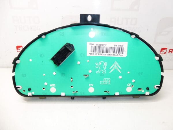 Tacómetro usado con 102000 km para Peugeot 1007 9658241580 610652 - Imagen 2