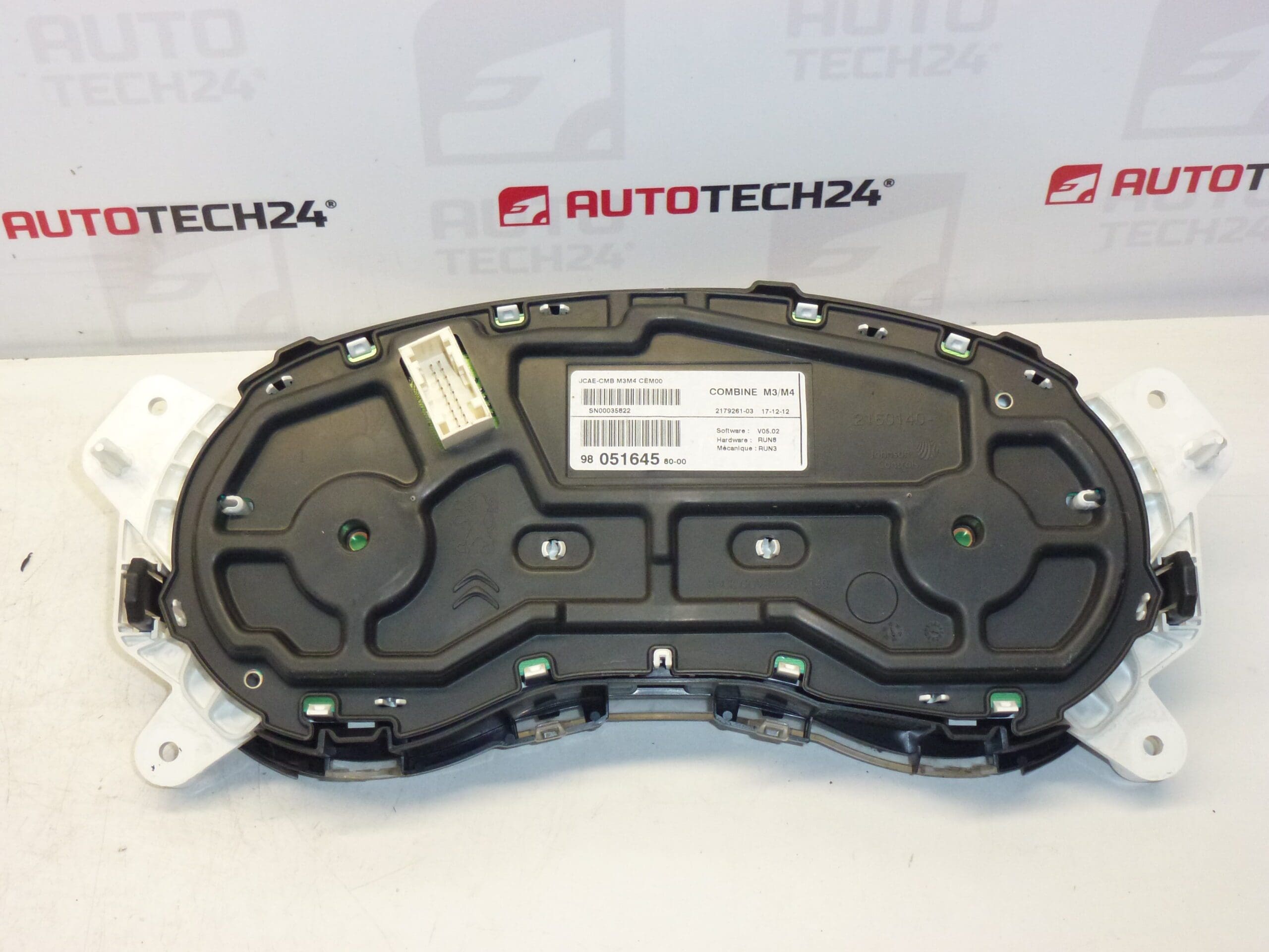 Tacómetro para Peugeot 301 62.000 km 9805164580 9809616280 (usado) - Imagen 2