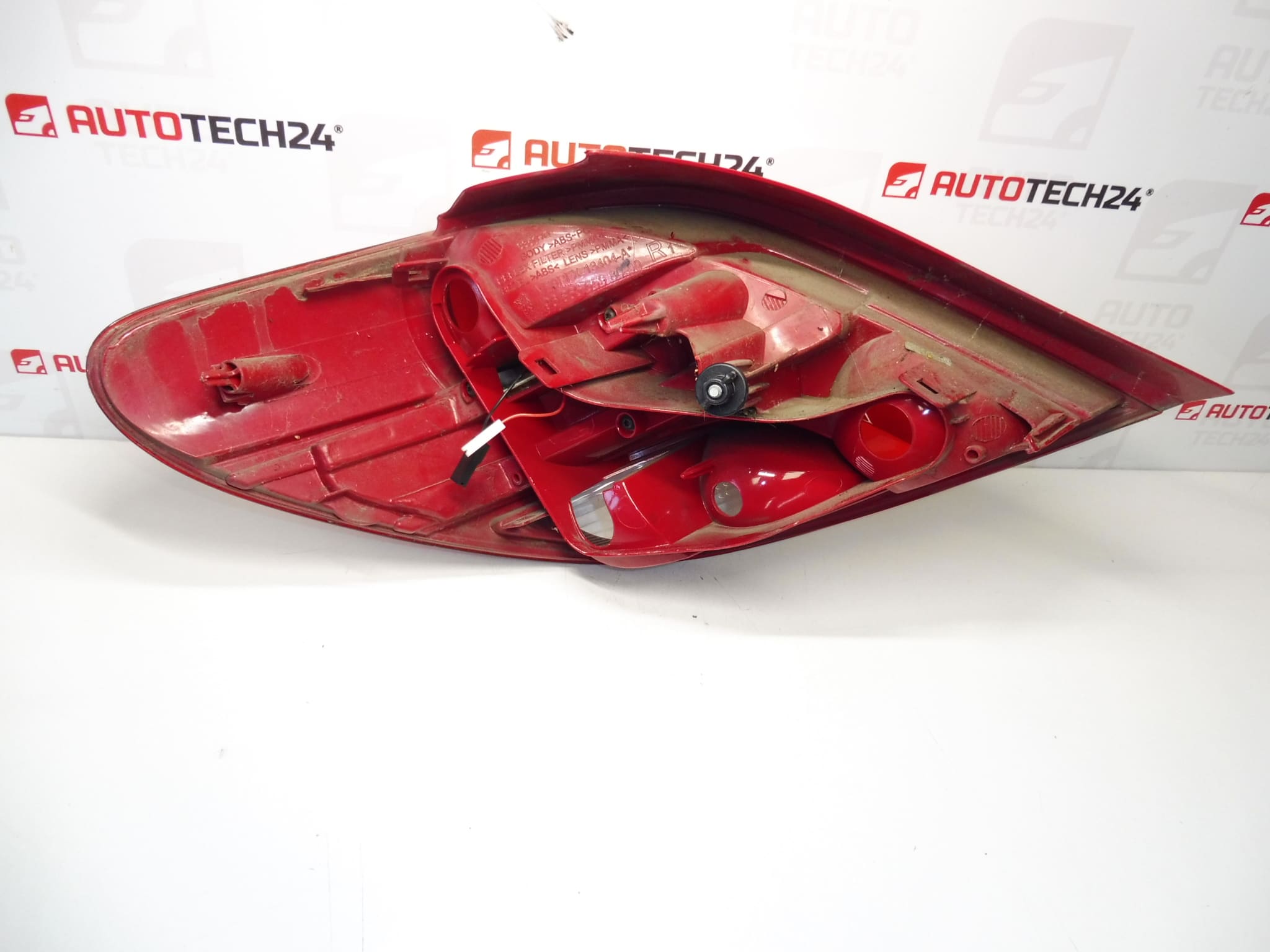 Piloto trasero derecho Peugeot 207 9686565980 6351HQ - Imagen 2