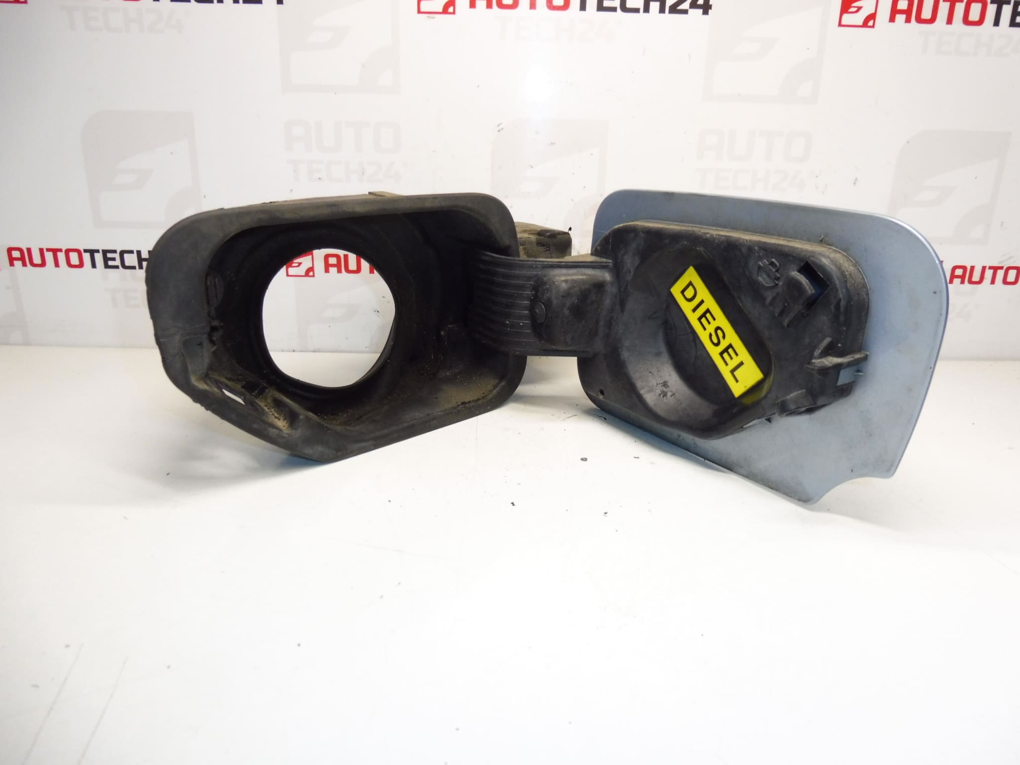 Tapa del depósito de combustible Peugeot 407 1517A6 151877 EYLC - Imagen 2