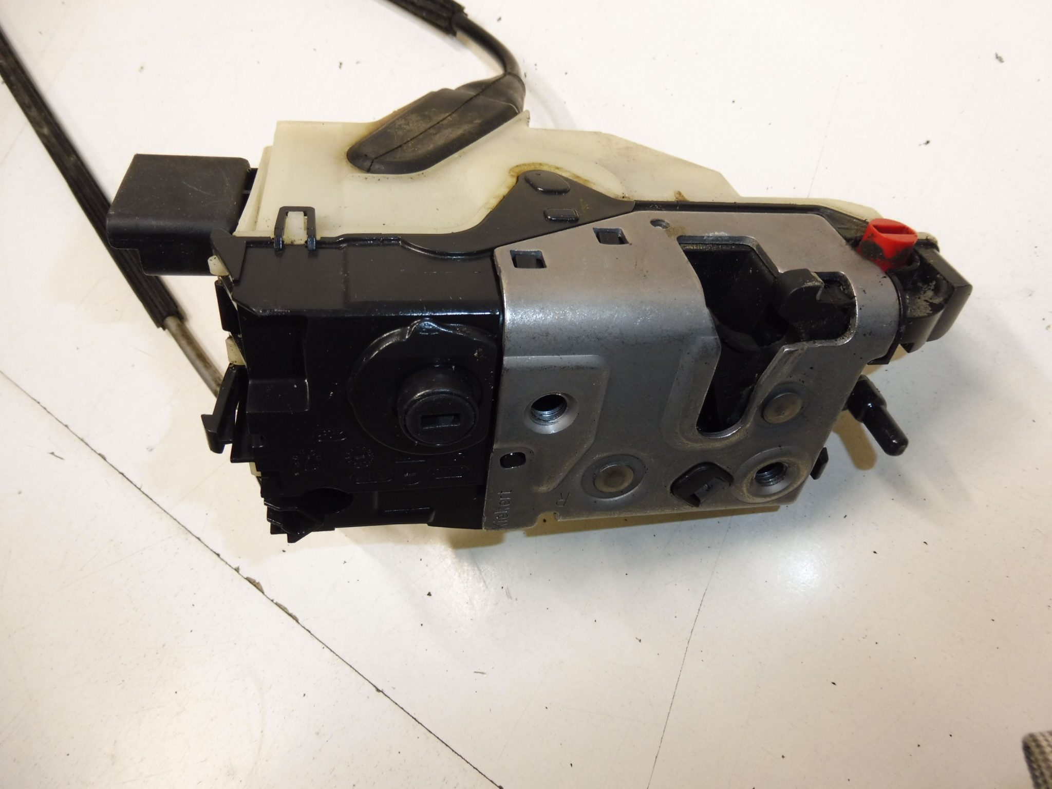 Cierre eléctrico de la puerta trasera derecha Citroën C4 9685352080 9138AH - Imagen 2