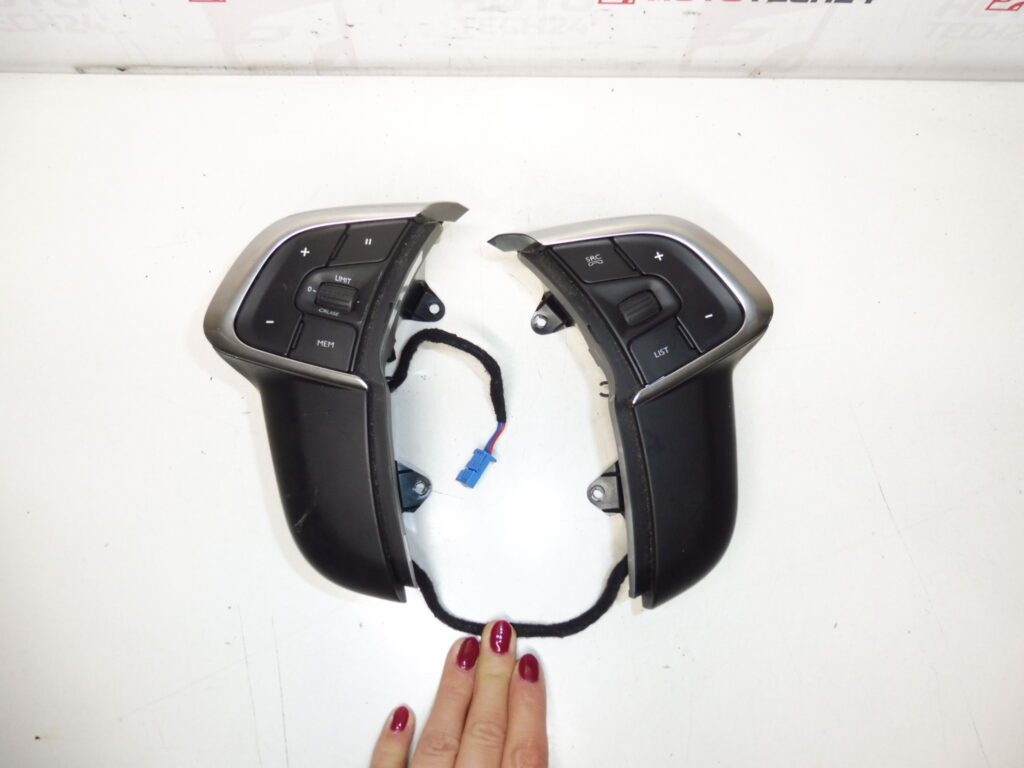 Mando volante Citroen C4 II y DS4 98094657ZD