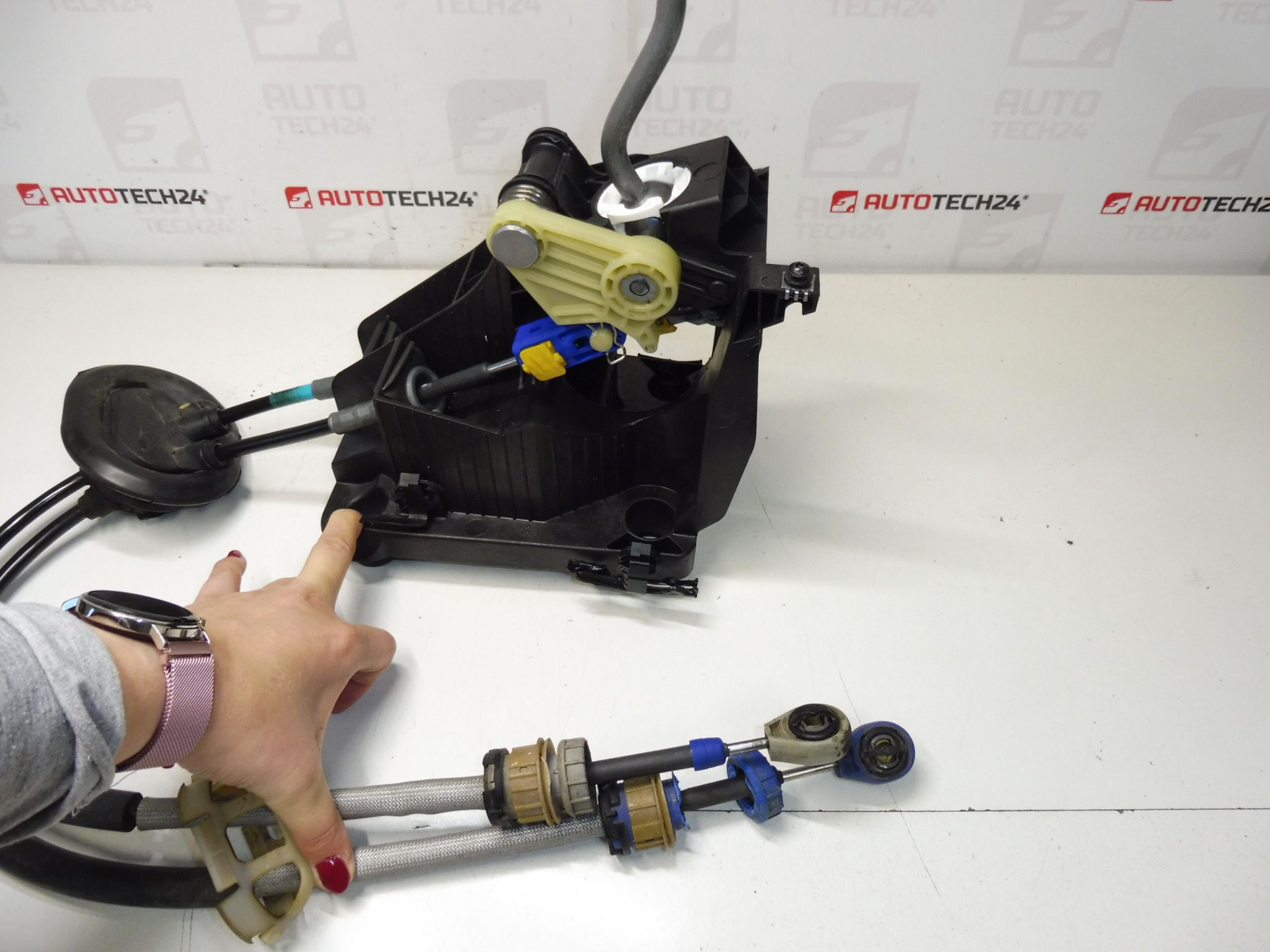 Palanca de cambios y cables de freno para Citroën C4 II y DS4 2400NG - Imagen 2