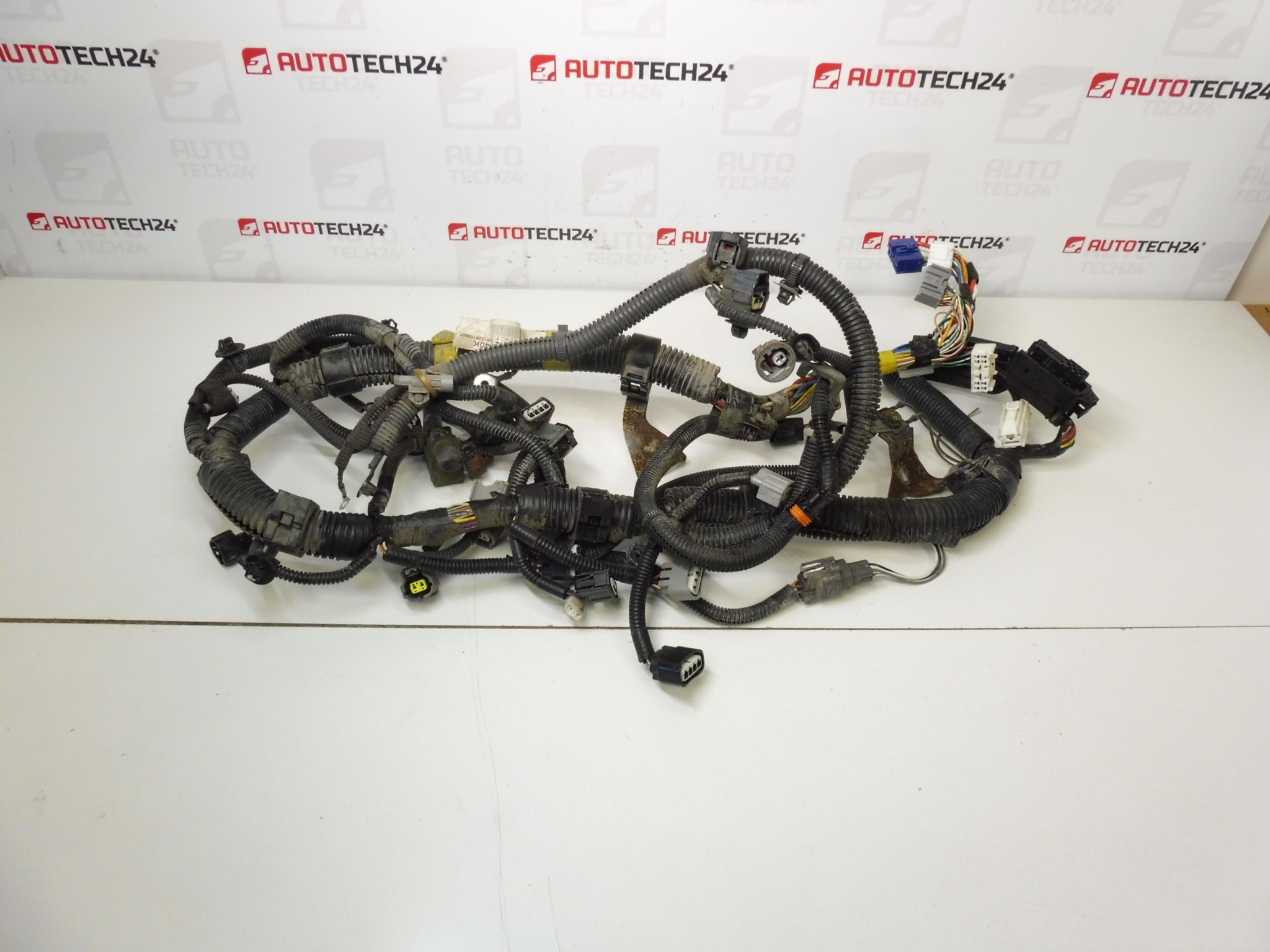 Arnés Citroën Peugeot 1.0 KR automático 821210H040