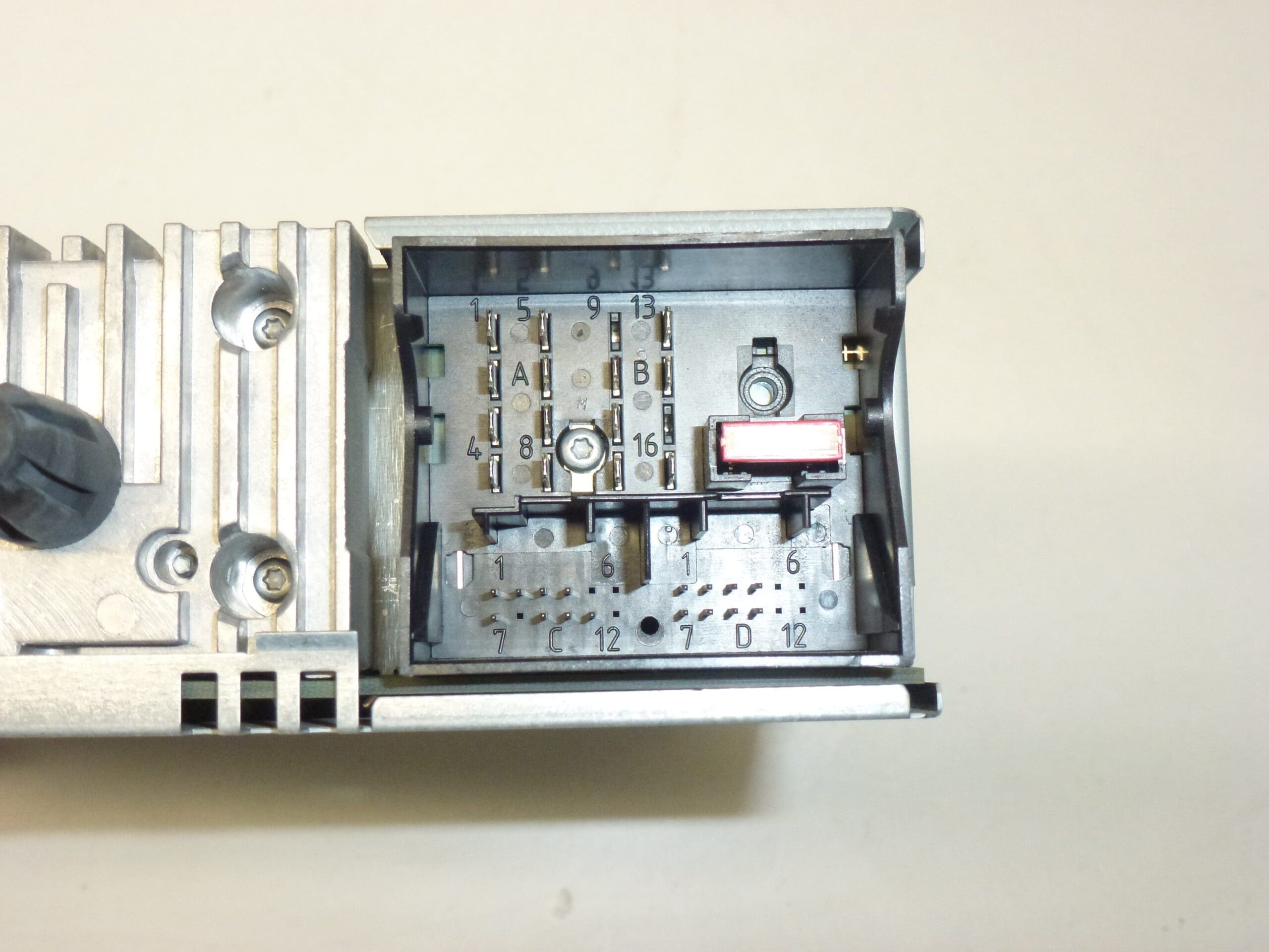 Radio CD para Citroën y Peugeot 9664769977 - Imagen 2