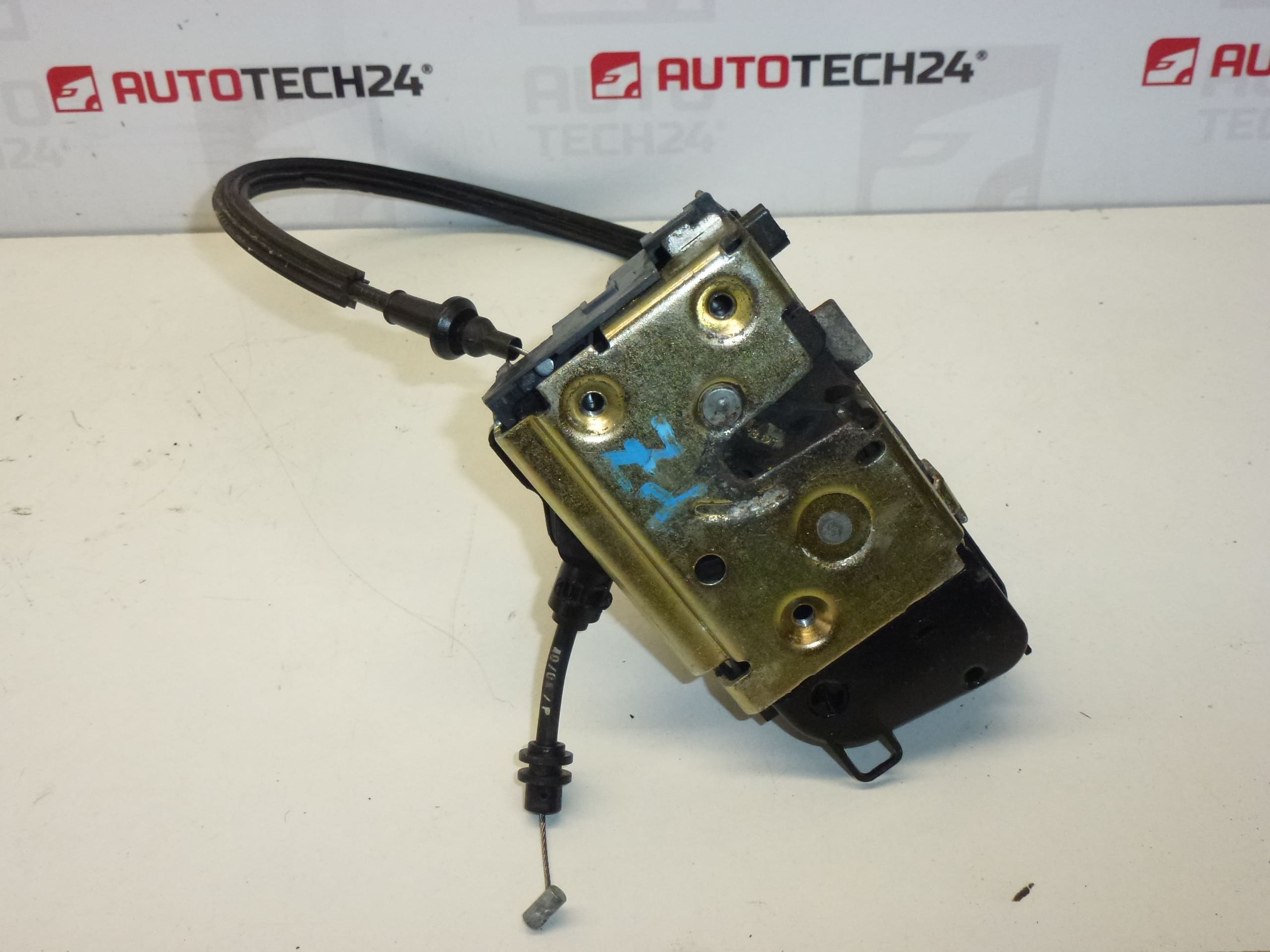 Cerradura de la puerta trasera derecha Citroën C3 6 pines 46978180 9138C1 - Imagen 2