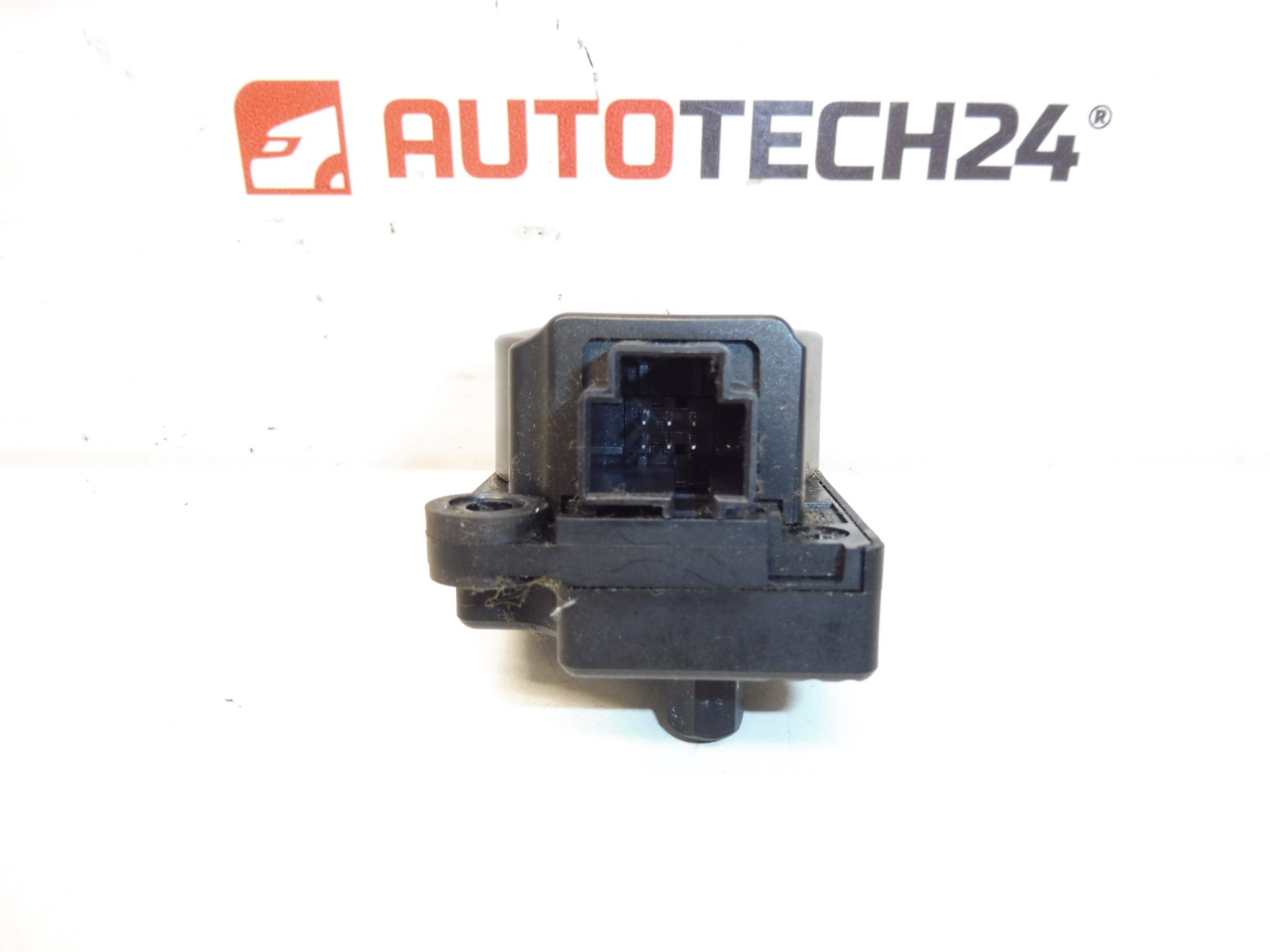 Servomotor de calefacción para Citroën y Peugeot BEHR EAD511 H1961 UA 12 - Imagen 2