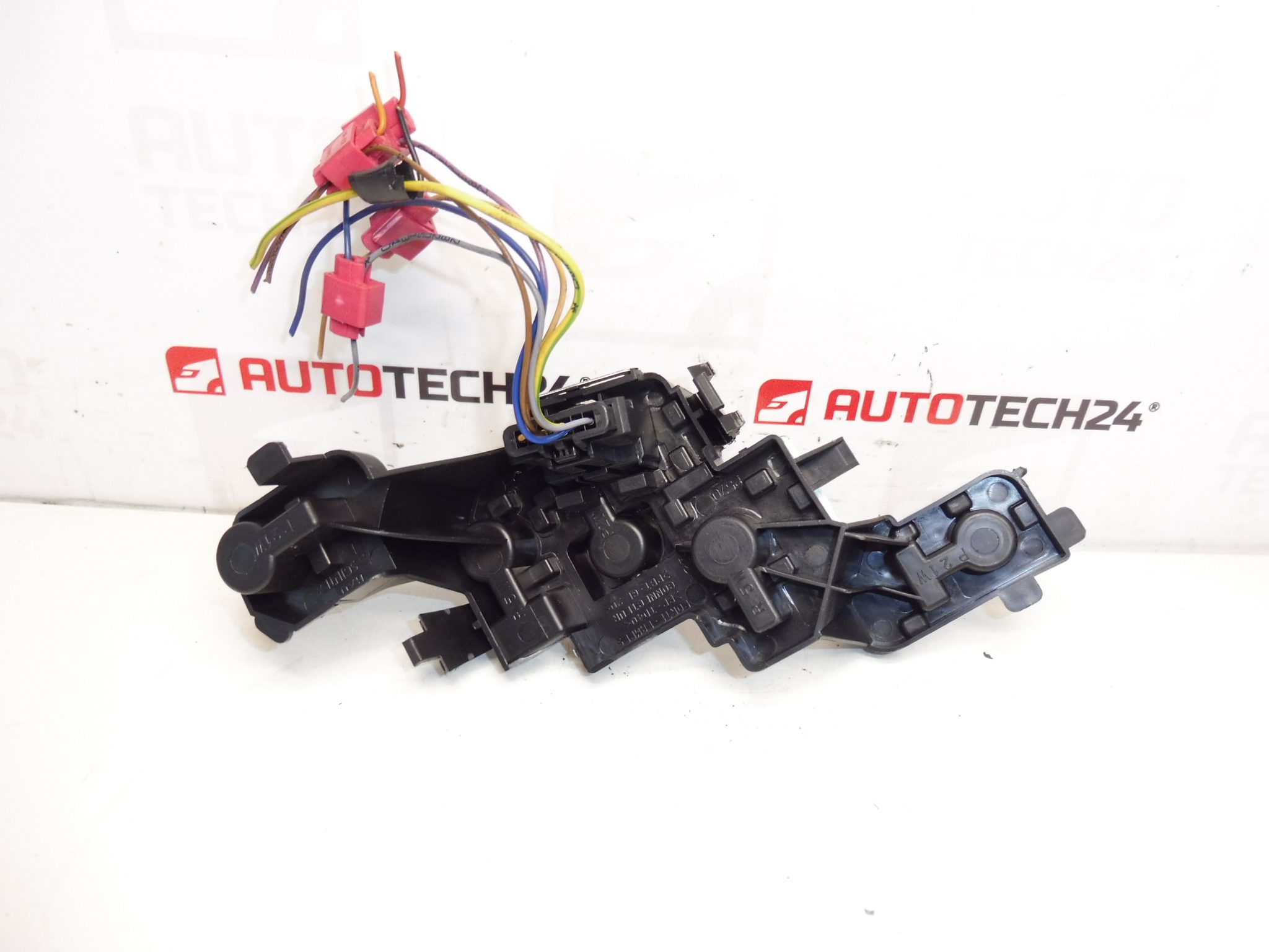 Piloto trasero izquierdo Peugeot 307 II 6350X0 - Imagen 2