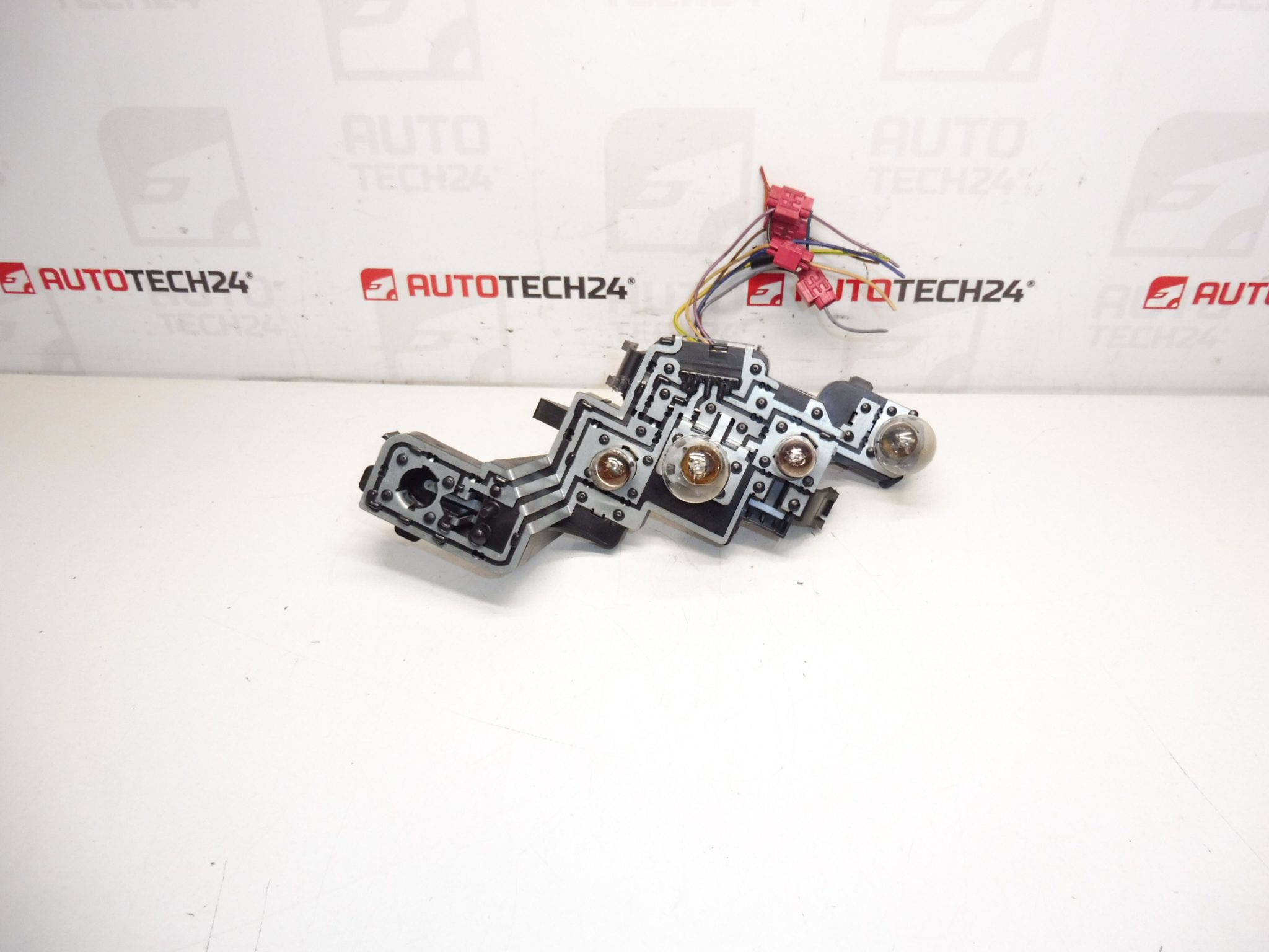 Lámpara trasera izquierda Peugeot 307 II 6350x0