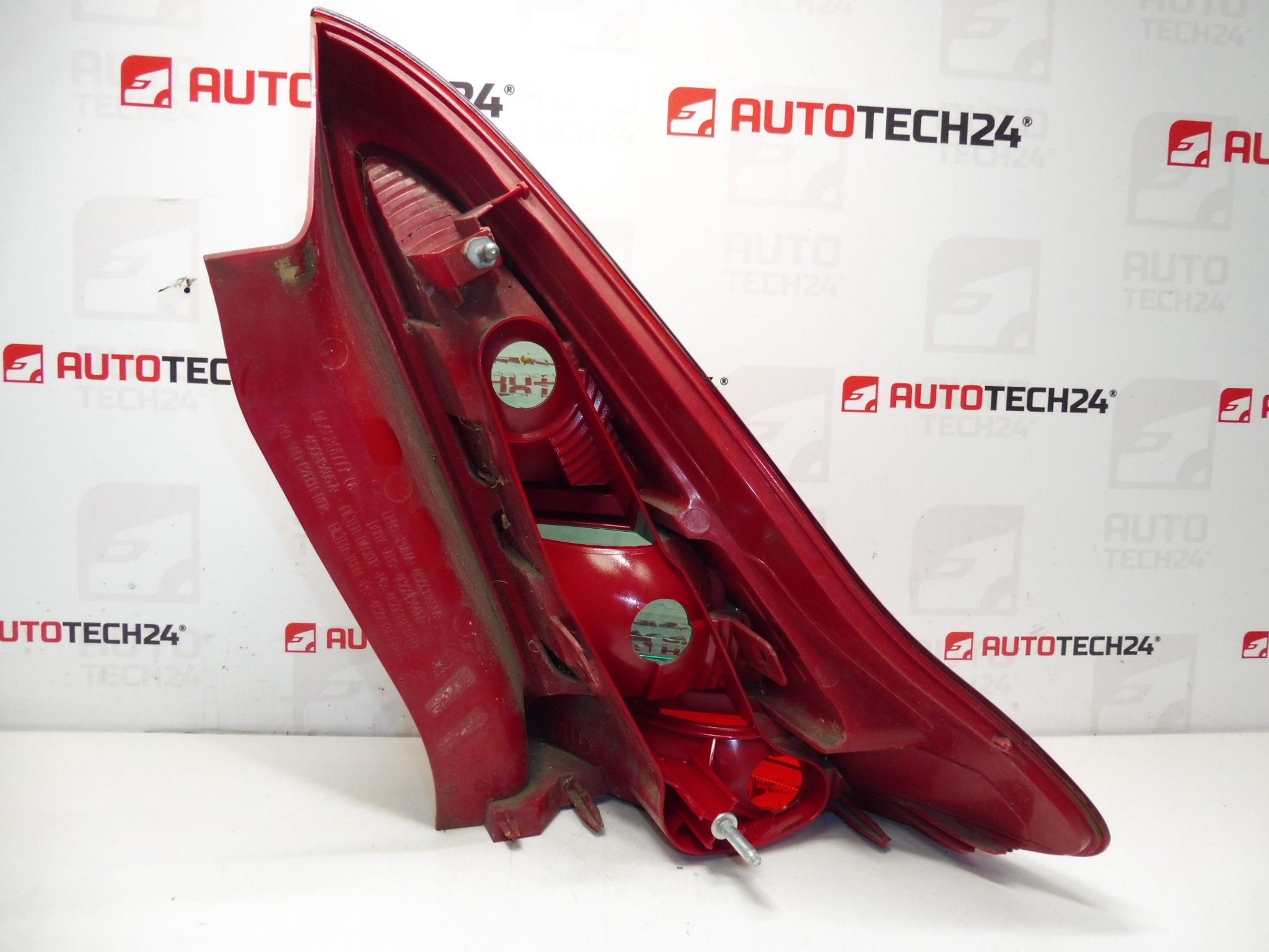 Luz trasera izquierda Citroën C4 3 puertas sin portalámparas 9646801777 6350T6 - Imagen 2