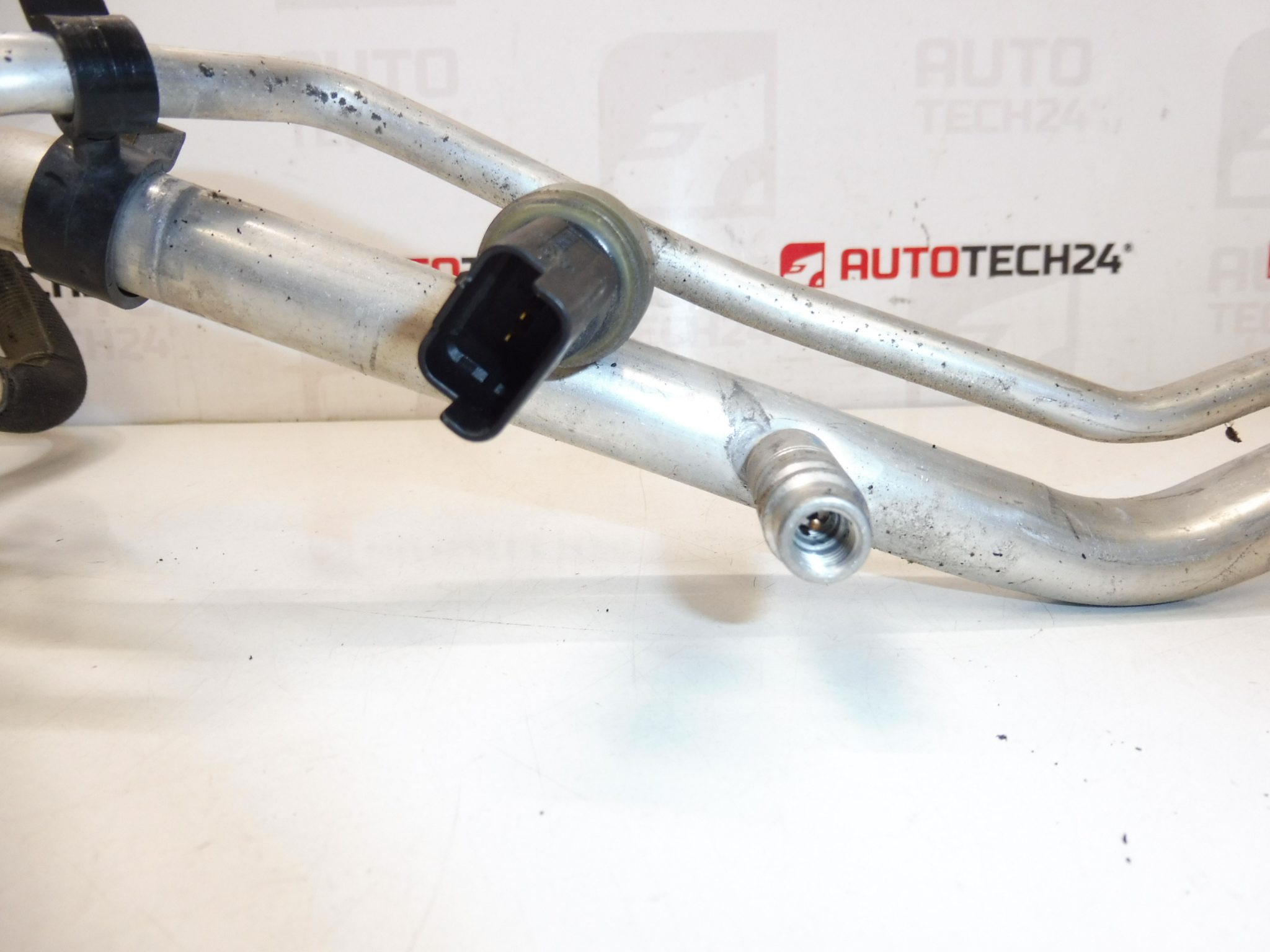 Tubería de aire acondicionado Citroën C4 Peugeot 307 9657451280 6460QL - Imagen 2