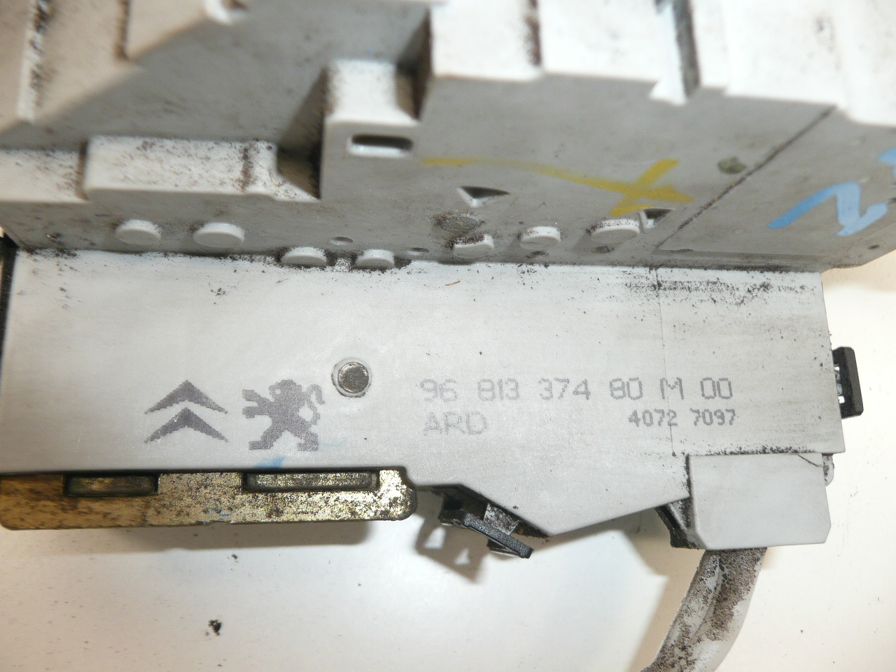 Cerradura puerta derecha Peugeot 407 9681337480 9138N8