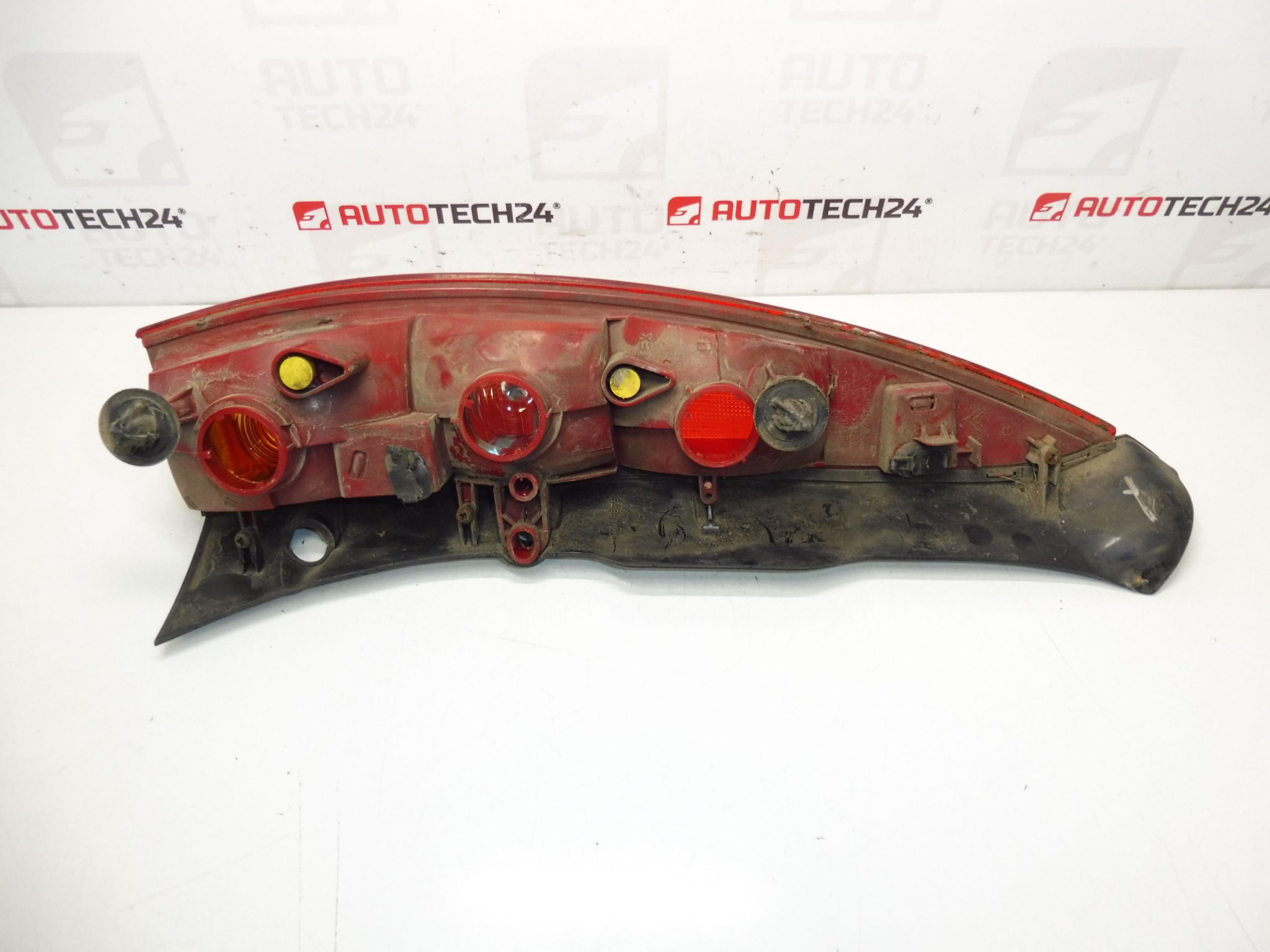 Piloto trasero inferior izquierdo Citroën C5 I y II Combi 9637356580 6350P7 - Imagen 2