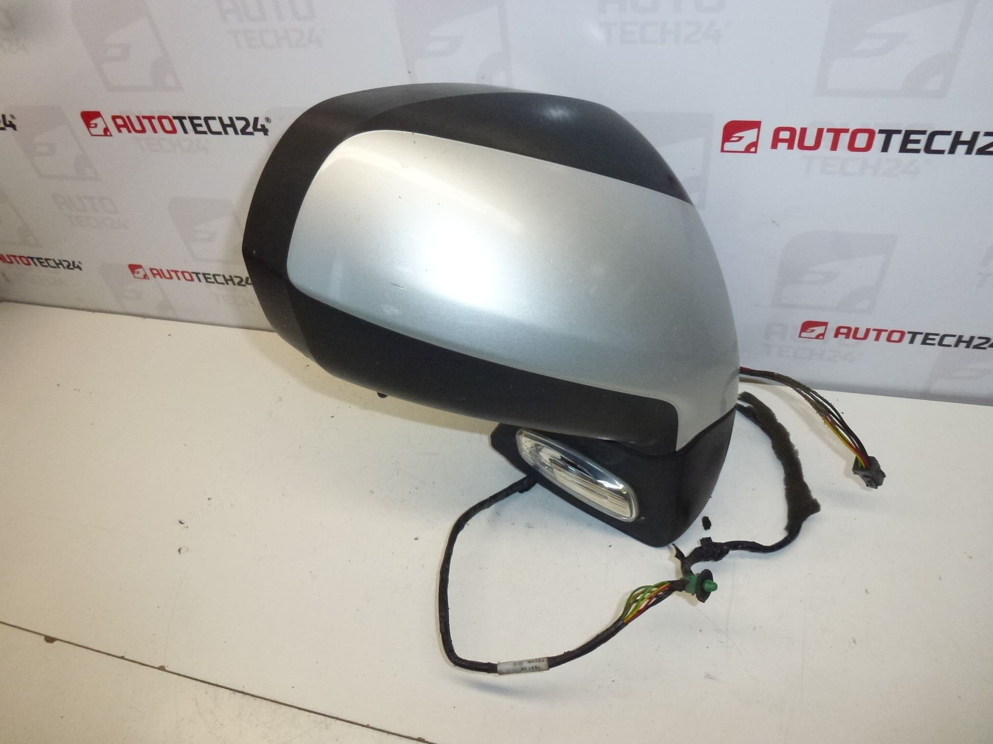 Retrovisor derecho EZRC Citroën C4 Picasso 8153G9