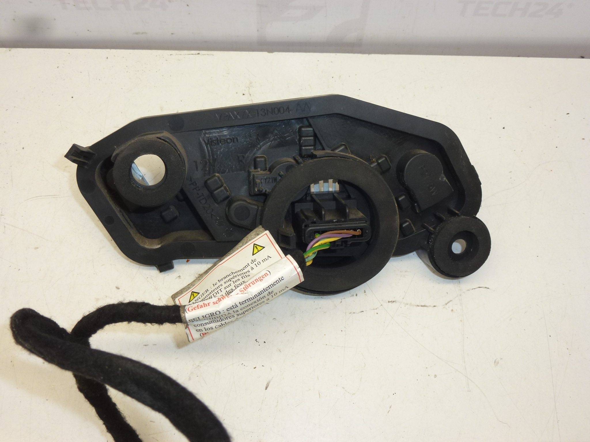 Soporte derecho exterior de la luz trasera Citroën C5 X7 Sedan 6350EW - Imagen 2