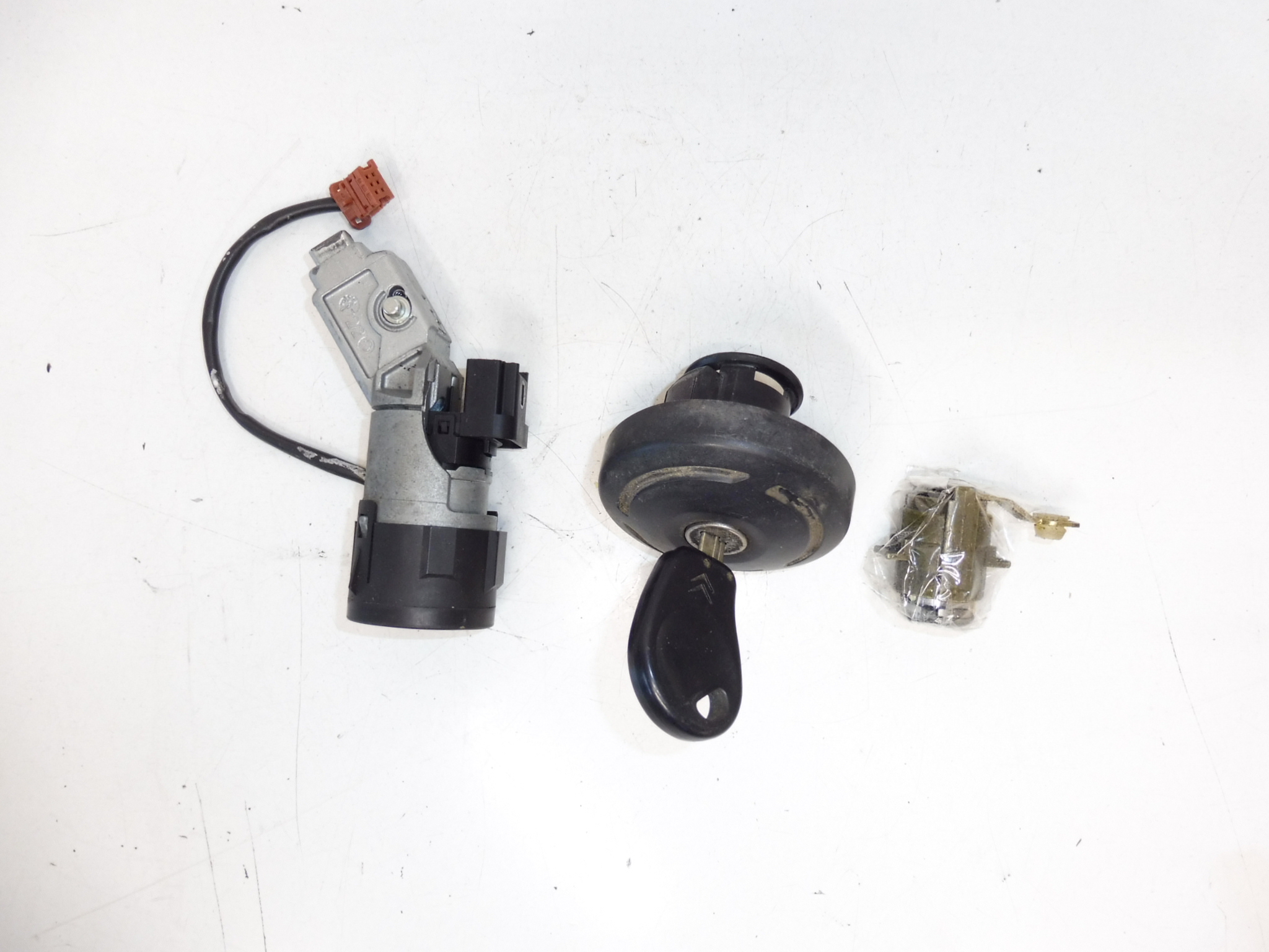 Juego de Cerraduras + 1 Llave Citroën C5 05-07 4162HE