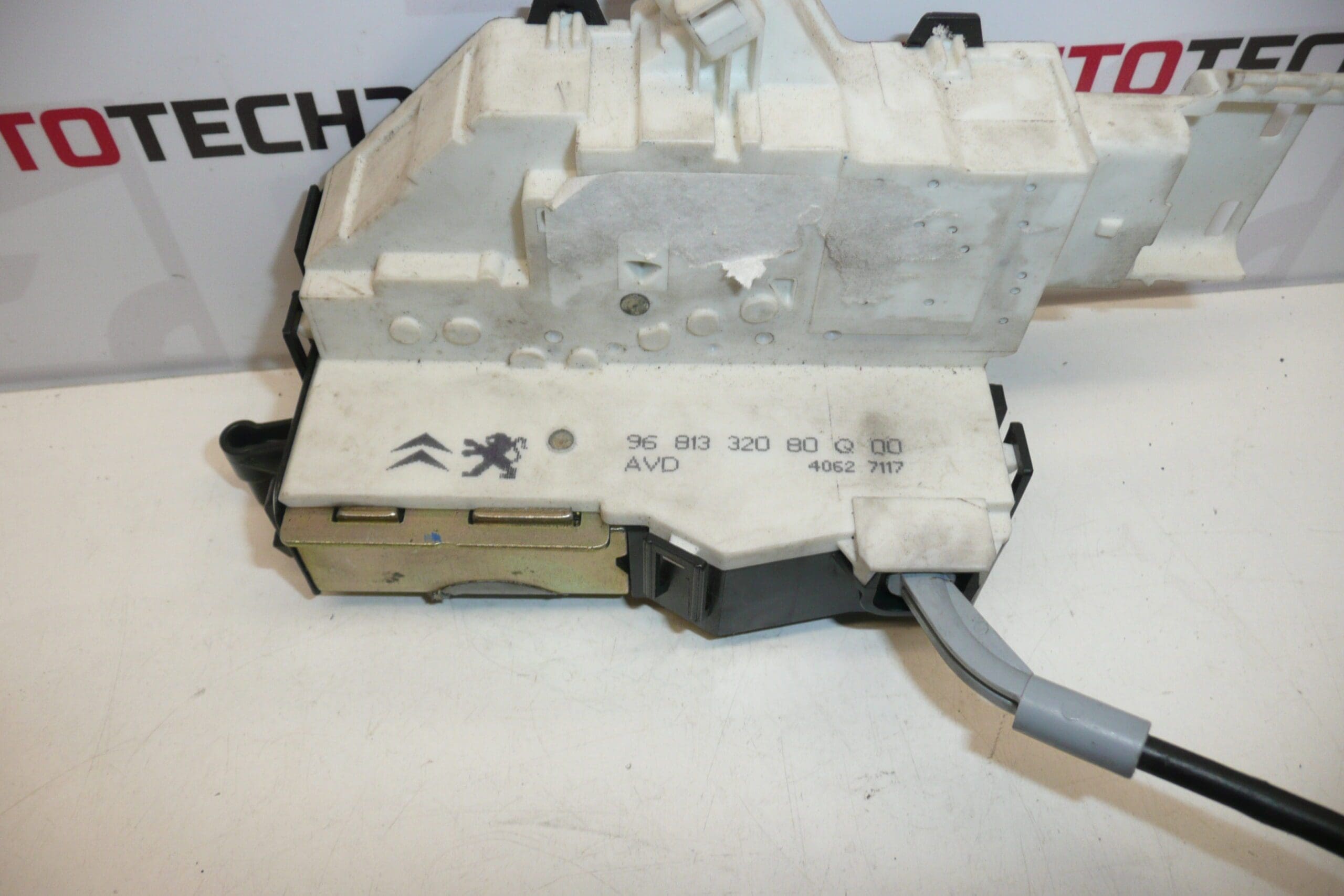 Cerradura de puerta derecha para Citroën C4 (3DV) 9681332080 9136EV - Imagen 2