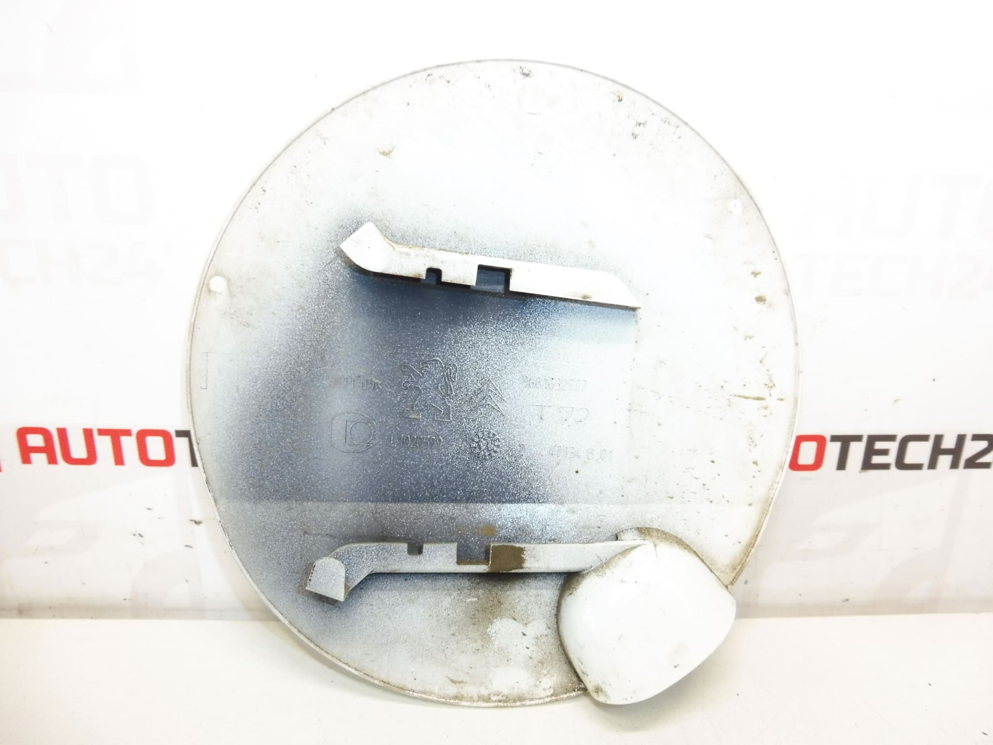 Tapón del depósito de combustible Peugeot 308 9681632777 1517G5 - Imagen 2