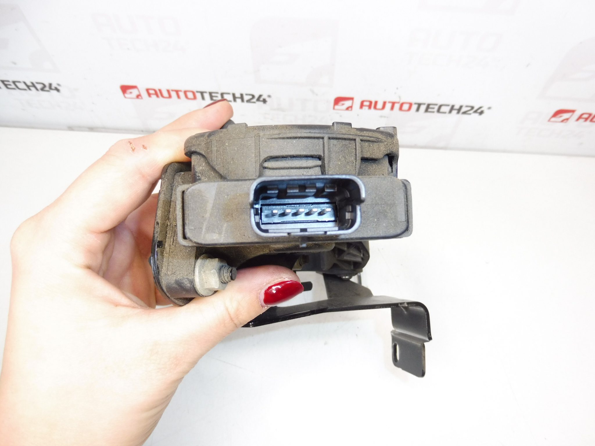 Pedal del acelerador HELLA para Citroën/Peugeot, ref. 1400752980, 1601S8 - Imagen 2