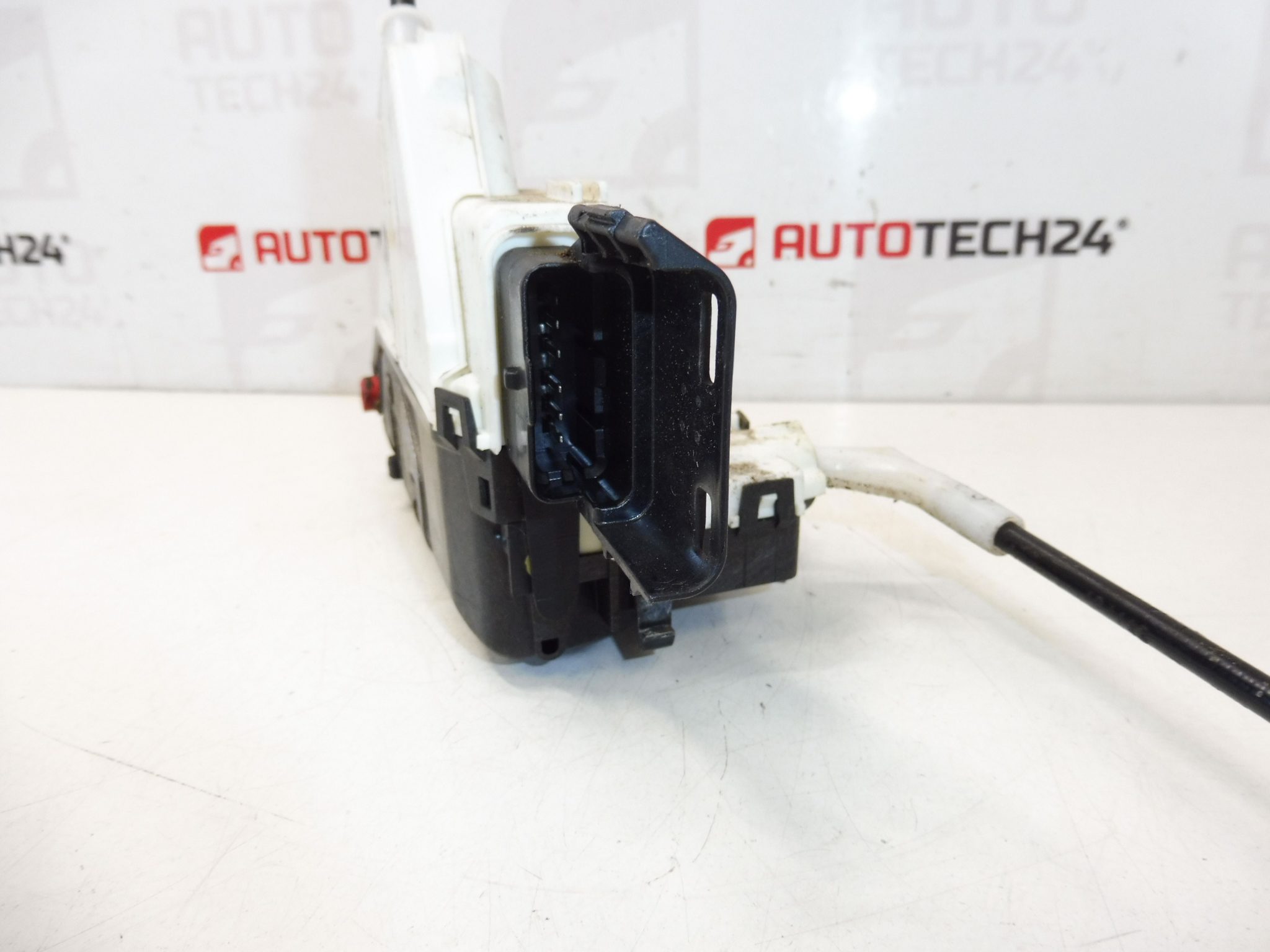 Cerradura eléctrica de la puerta trasera izquierda Peugeot 308 006173 A04993 - Imagen 2