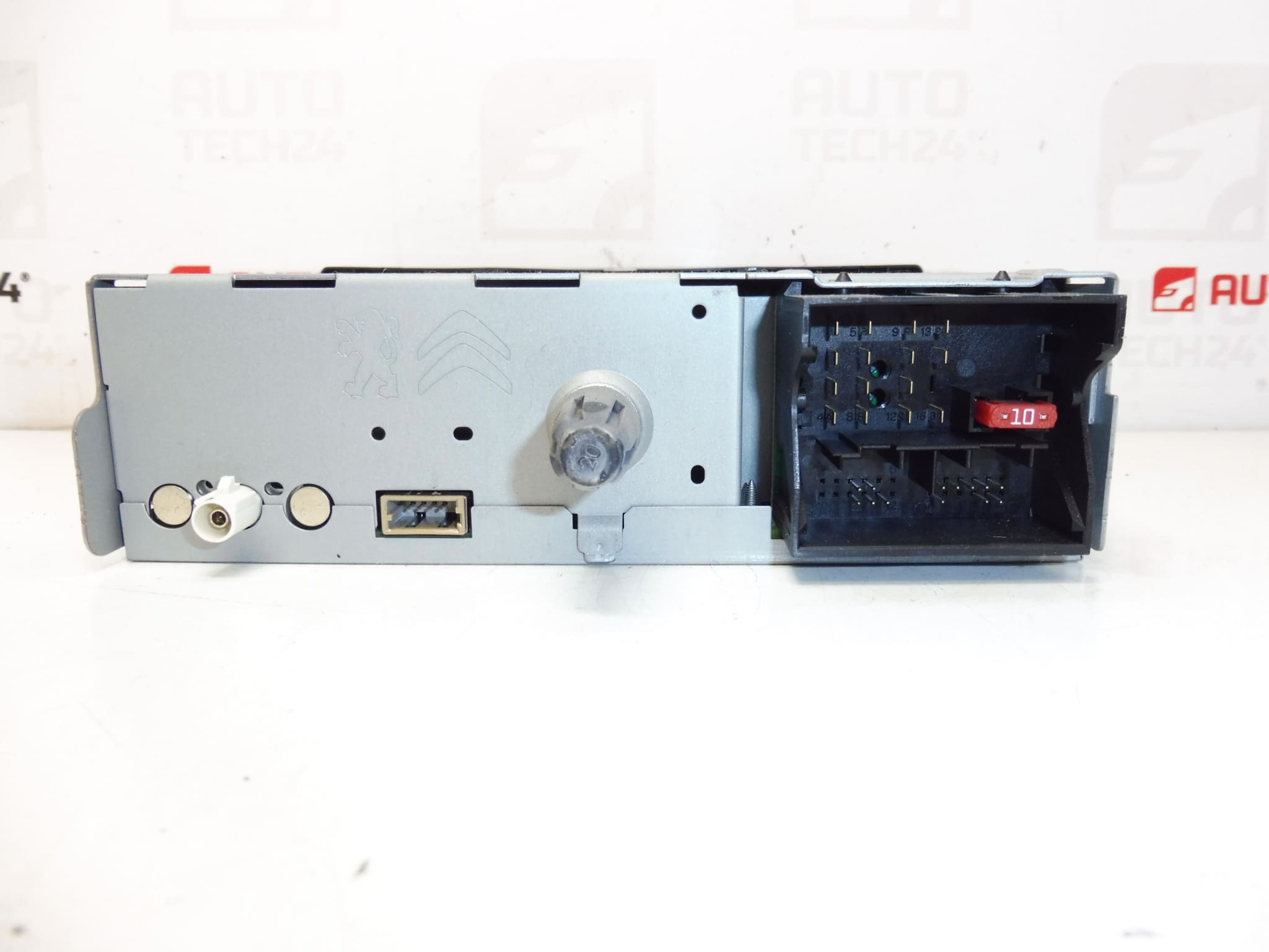 Radio para Citroën C-Elysée y Peugeot 301 98041965ZD00 - Imagen 2