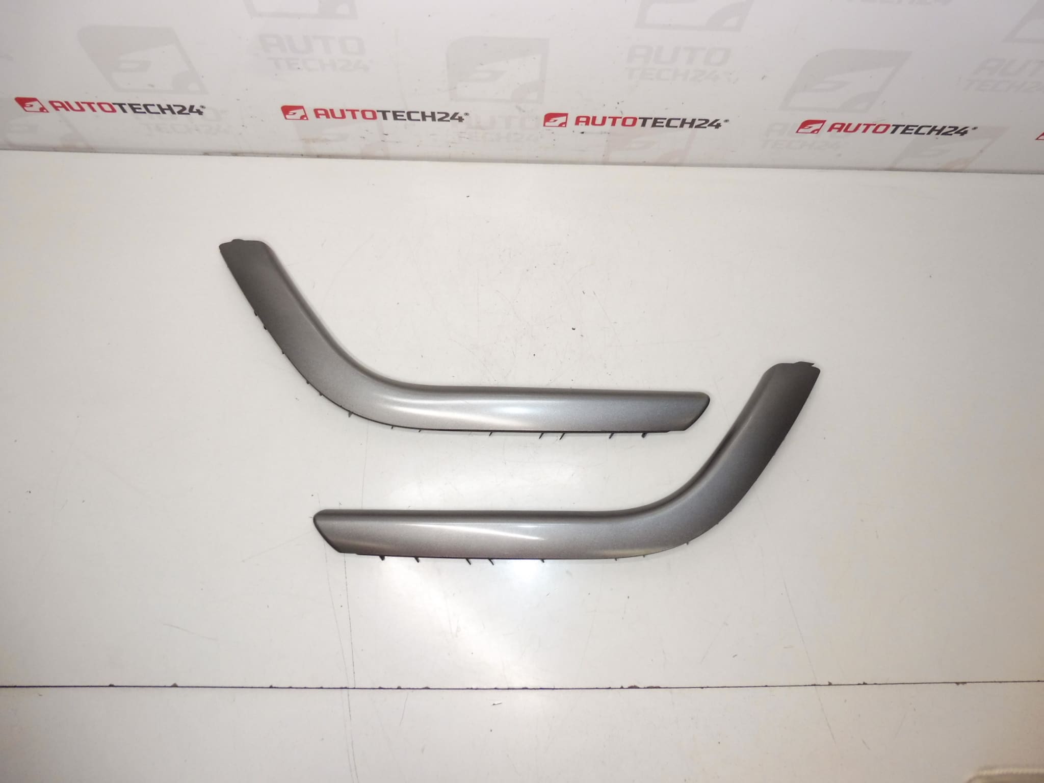 Conjunto de manijas ornamentales Peugeot 308 9660550377 9682480377
