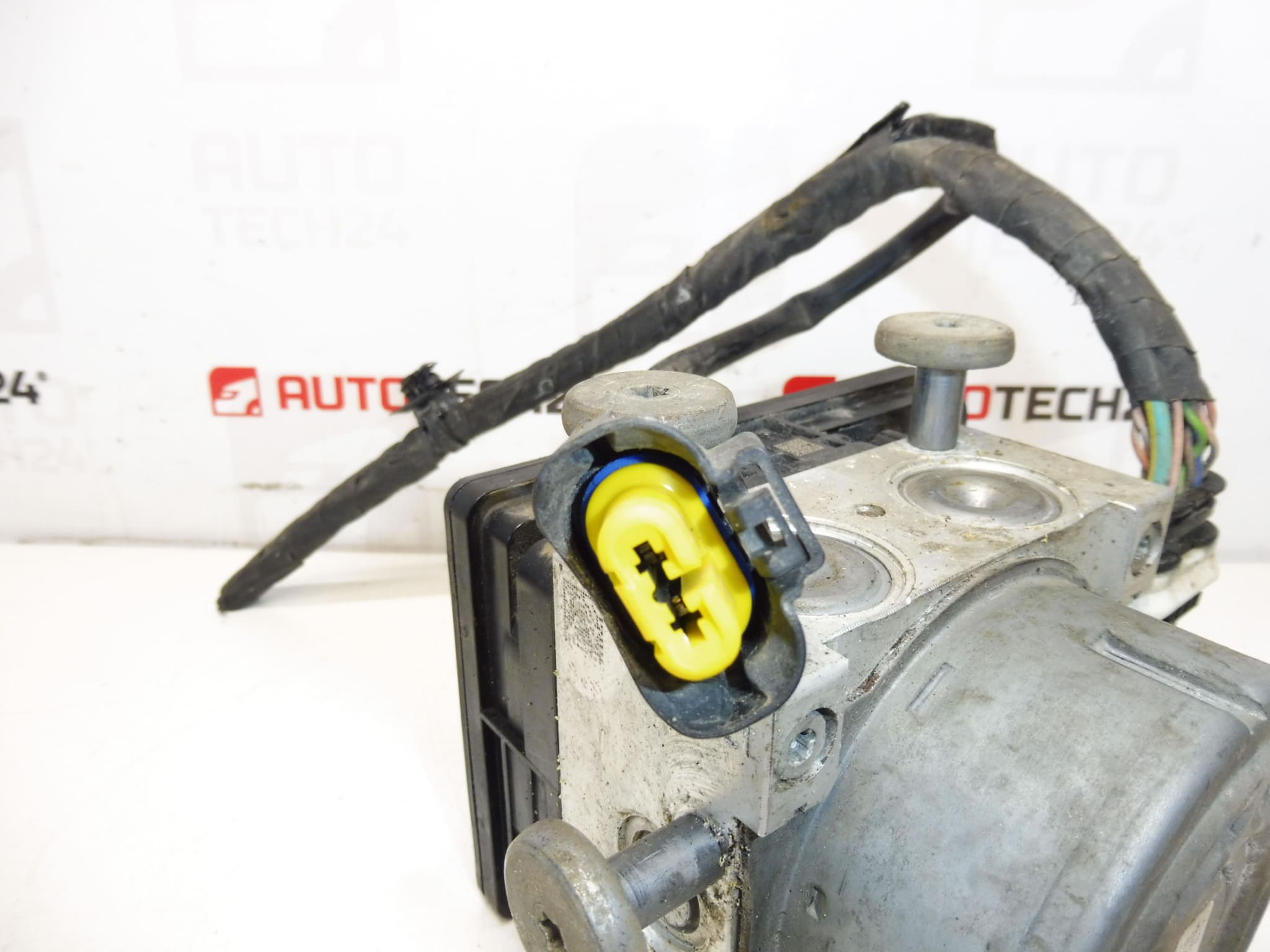 Unidad de control ABS/ESP para Citroën y Peugeot 9817031680 10.0915-3947.3 1682592280 - Imagen 2