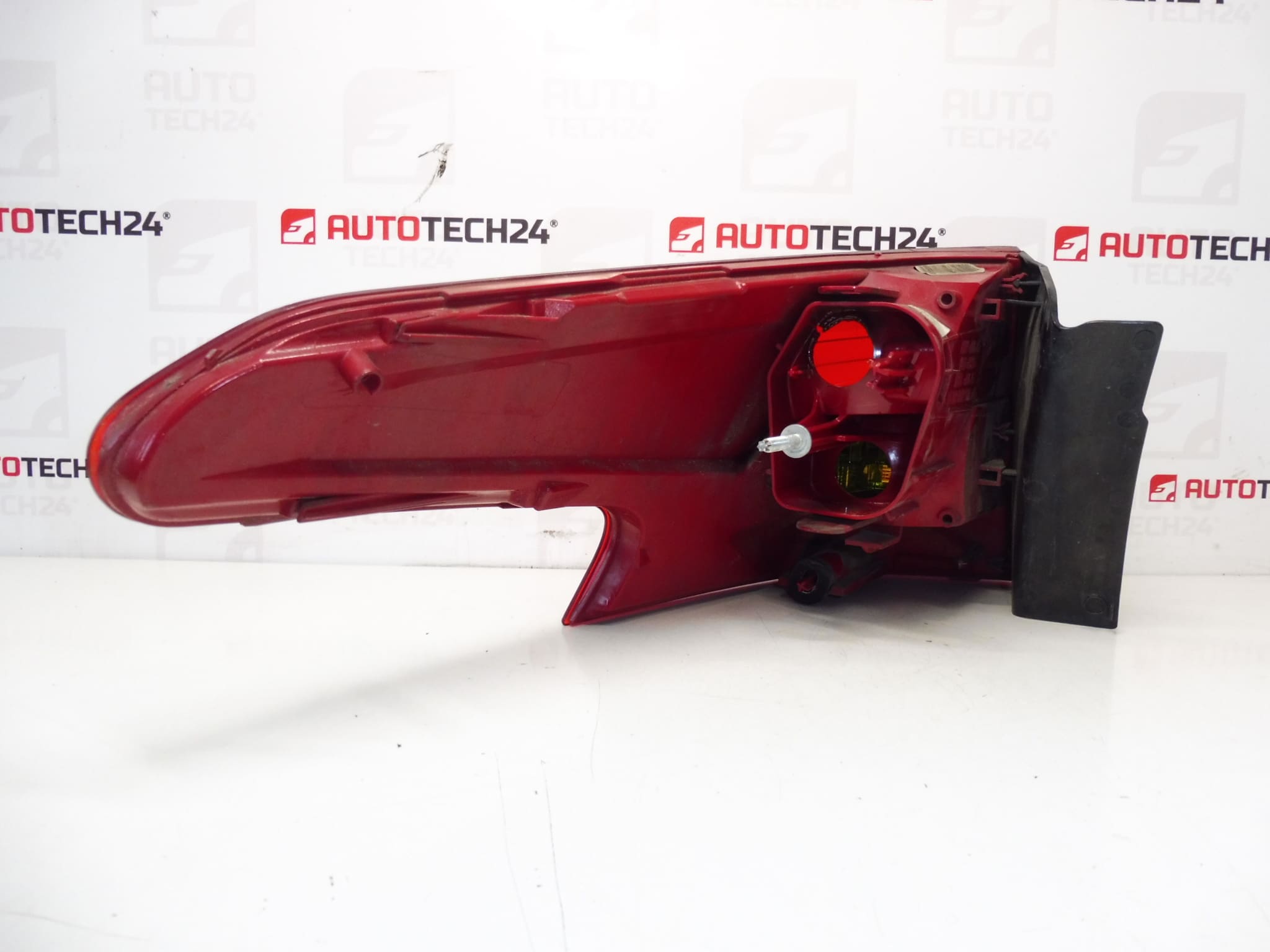 Piloto trasero derecho para aleta Citroën C5 X7 9681074080 6350FA - Imagen 2