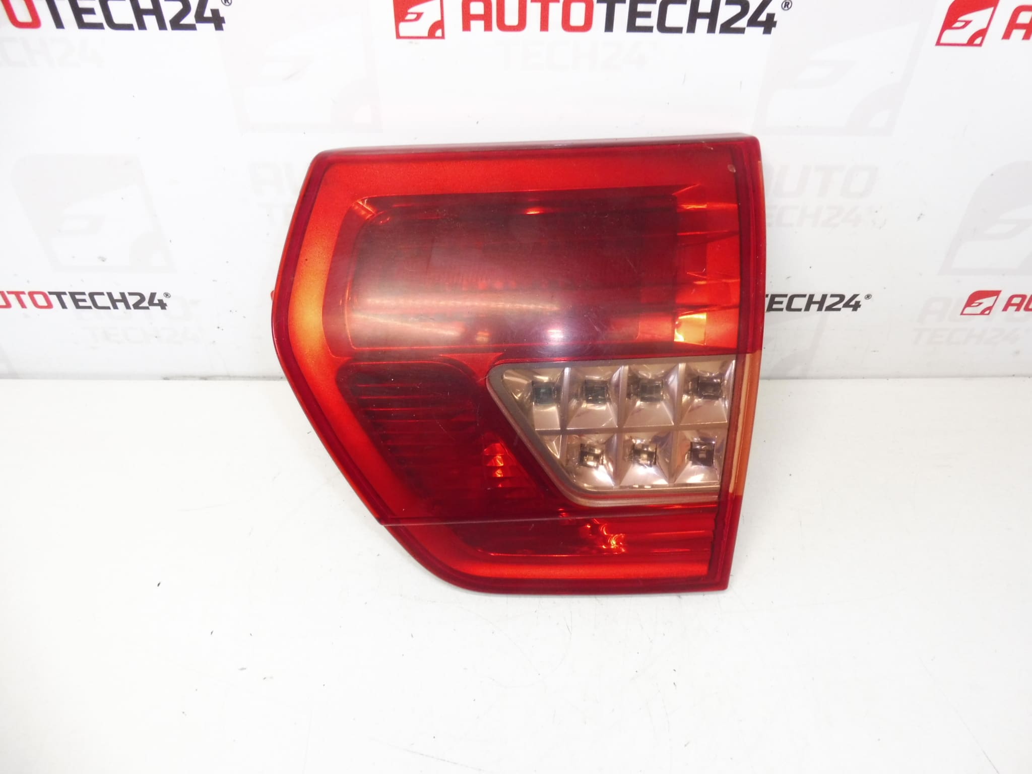 Luz derecha trasera Citroën C5 x7 9671811380 6350jr