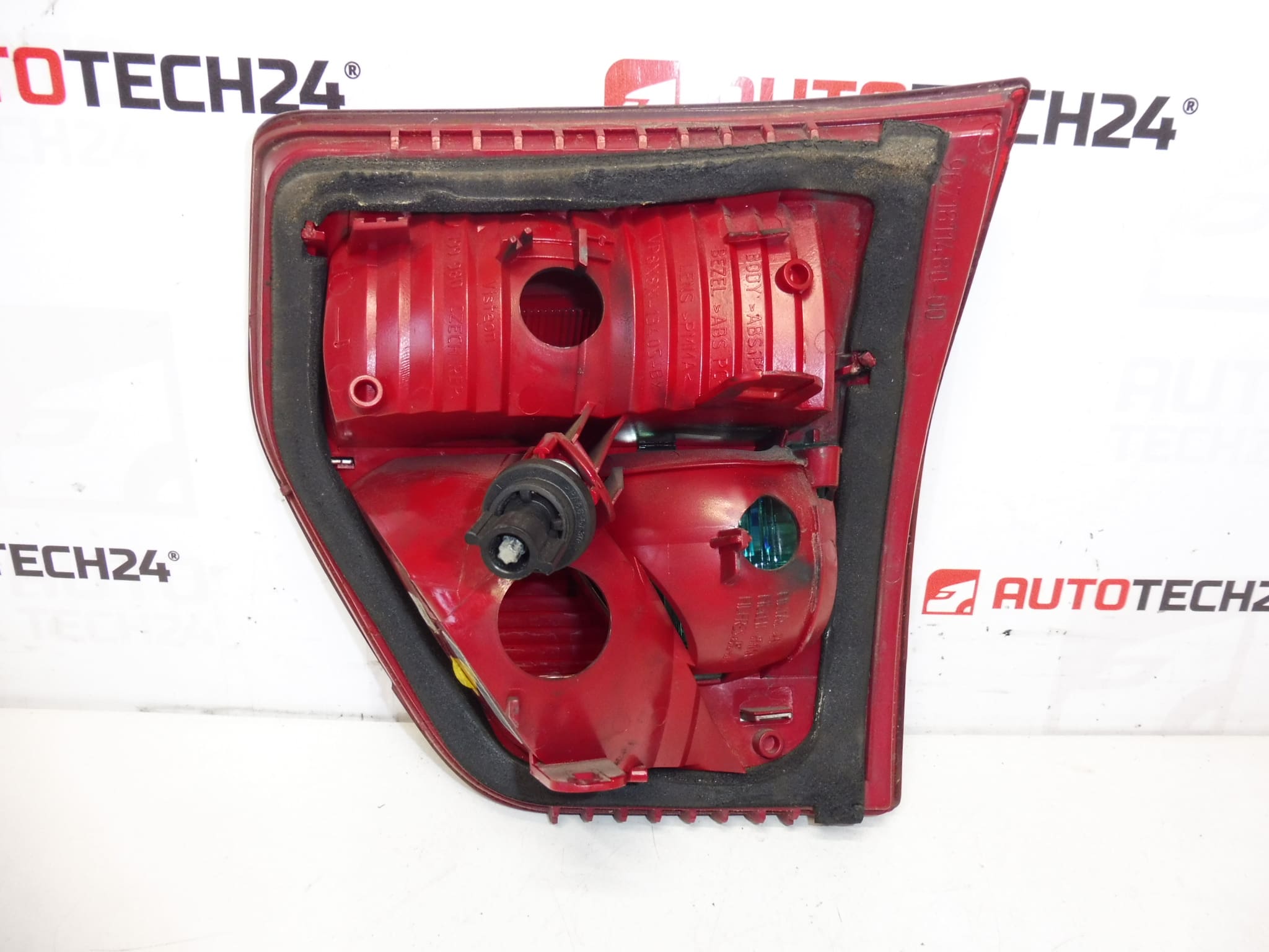 Piloto trasero interior izquierdo Citroën C5 X7 9671811480 6351JR - Imagen 2