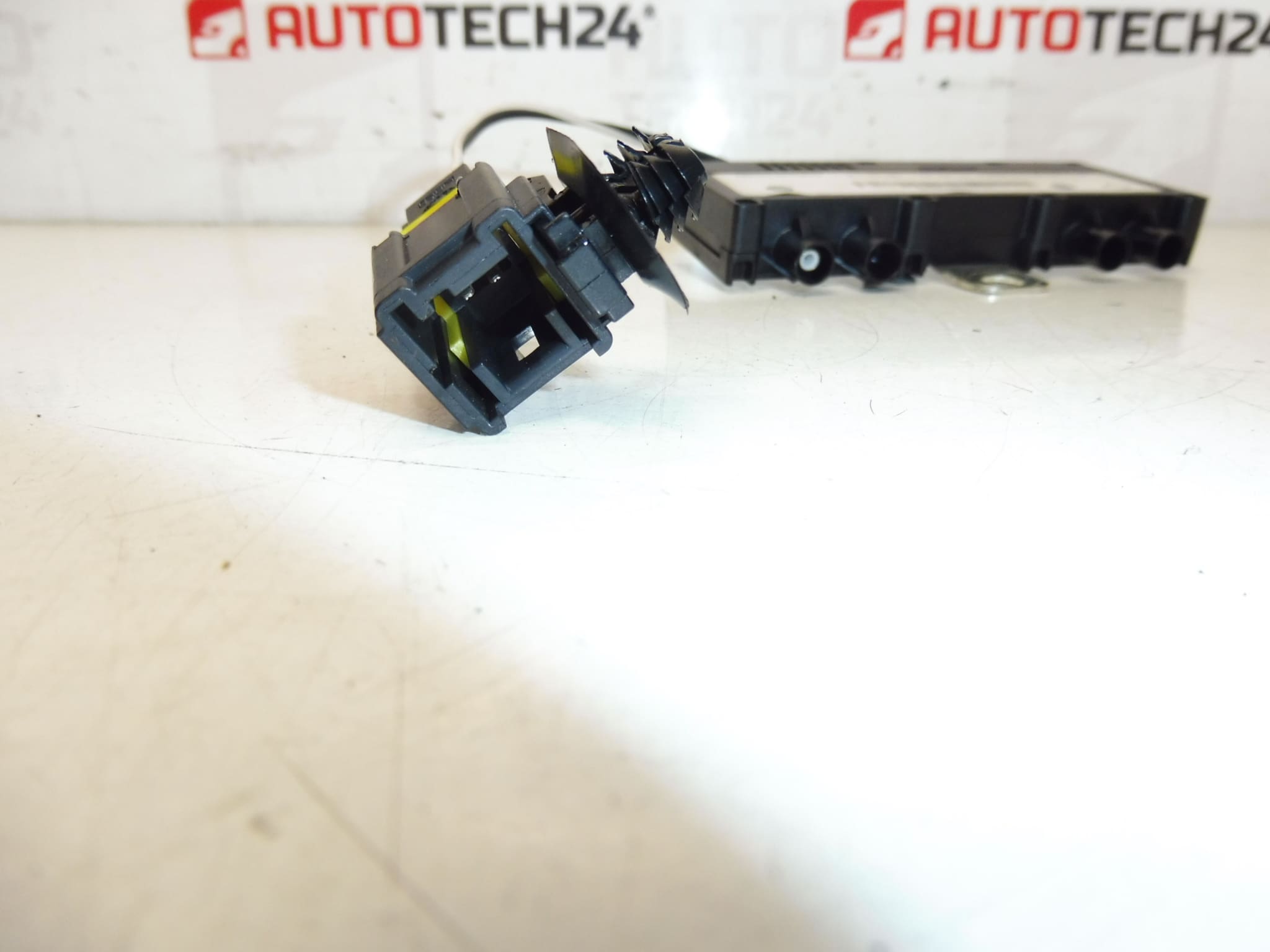 Adaptador de impedancia para Peugeot 407 9654390480 6561T7 - Imagen 2