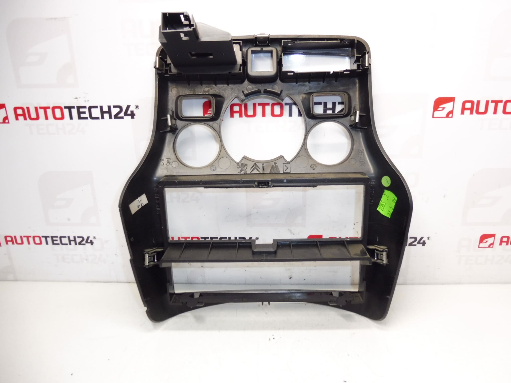 Panel del climatizador Citroën C3 Picasso 96828913 823117 - Imagen 2