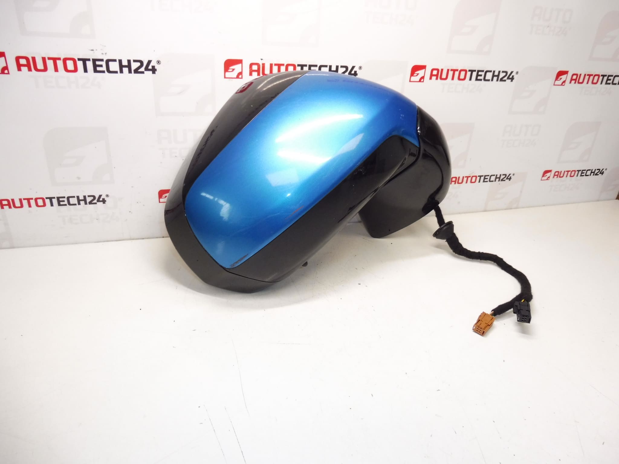 Vista trasera derecha Mirror KGWC Citroën C3 Picasso 8153xr