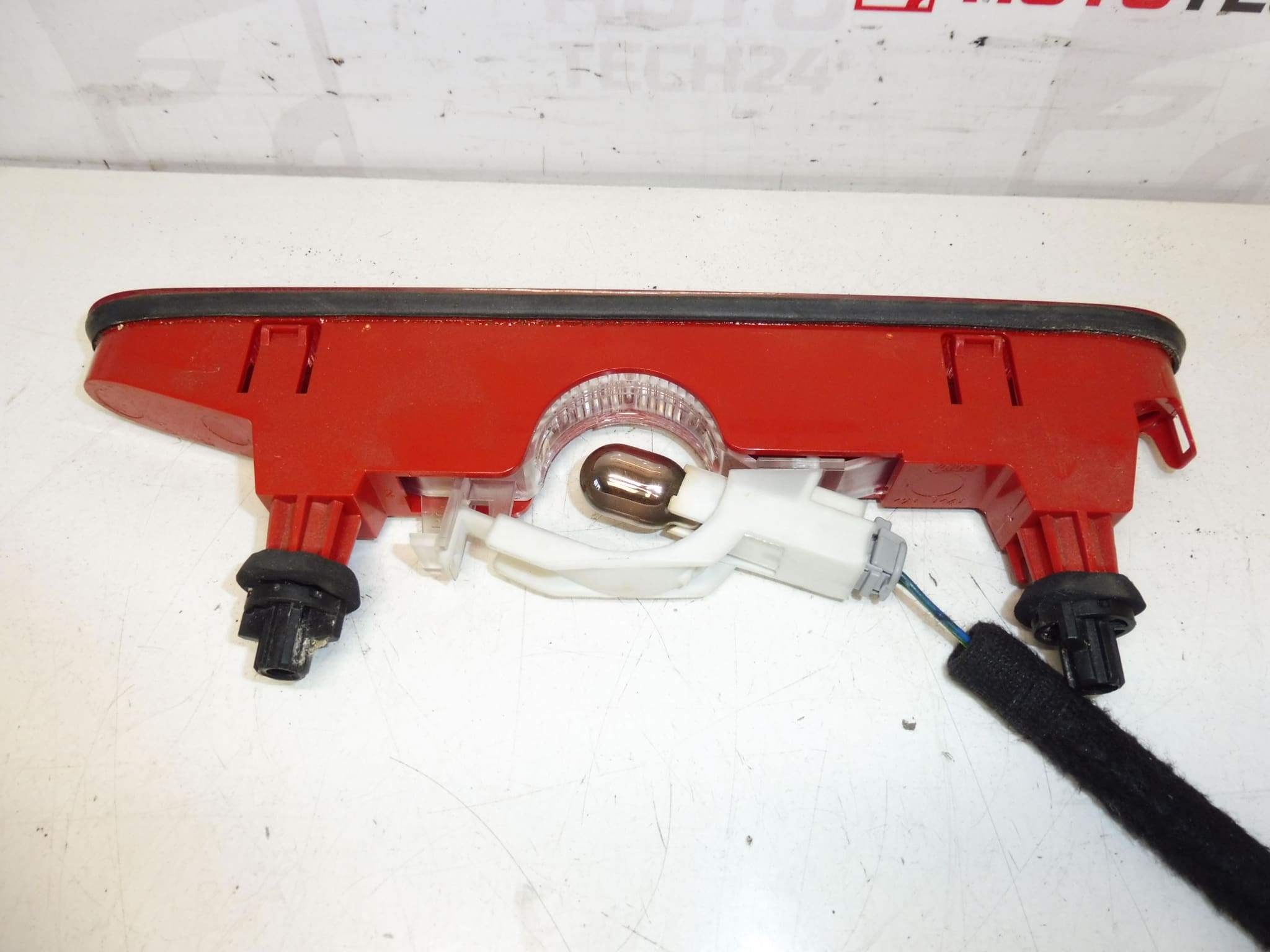 La tercera luz de freno Peugeot Citroën 9682830180 968528980 6351fe - Imagen 2