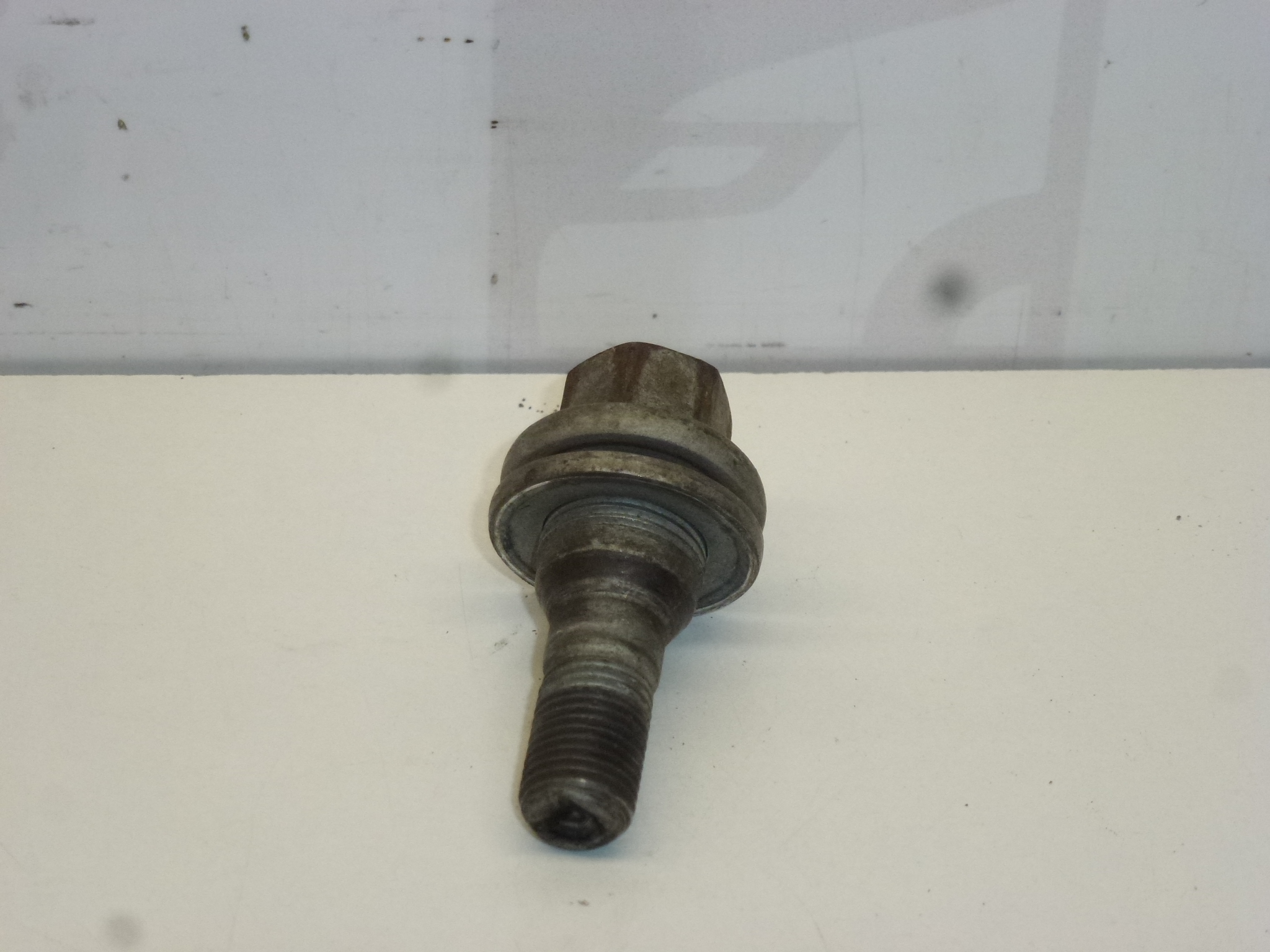 Tornillo utilizado para ruedas de aluminio Citroën Peugeot 1 pieza 540567