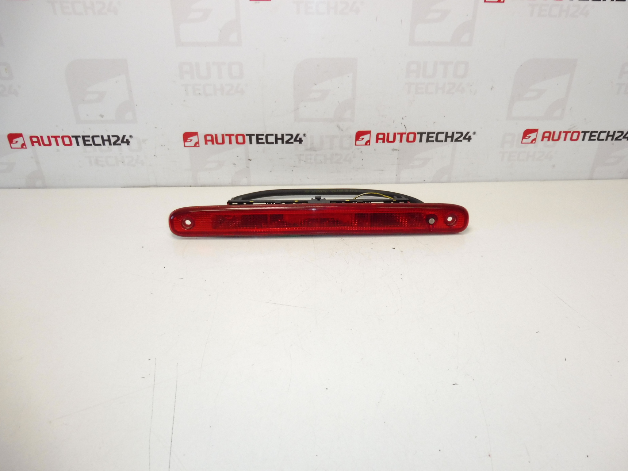 Tercera luz de freno usada Citroën C1 Peugeot 107 1606372780