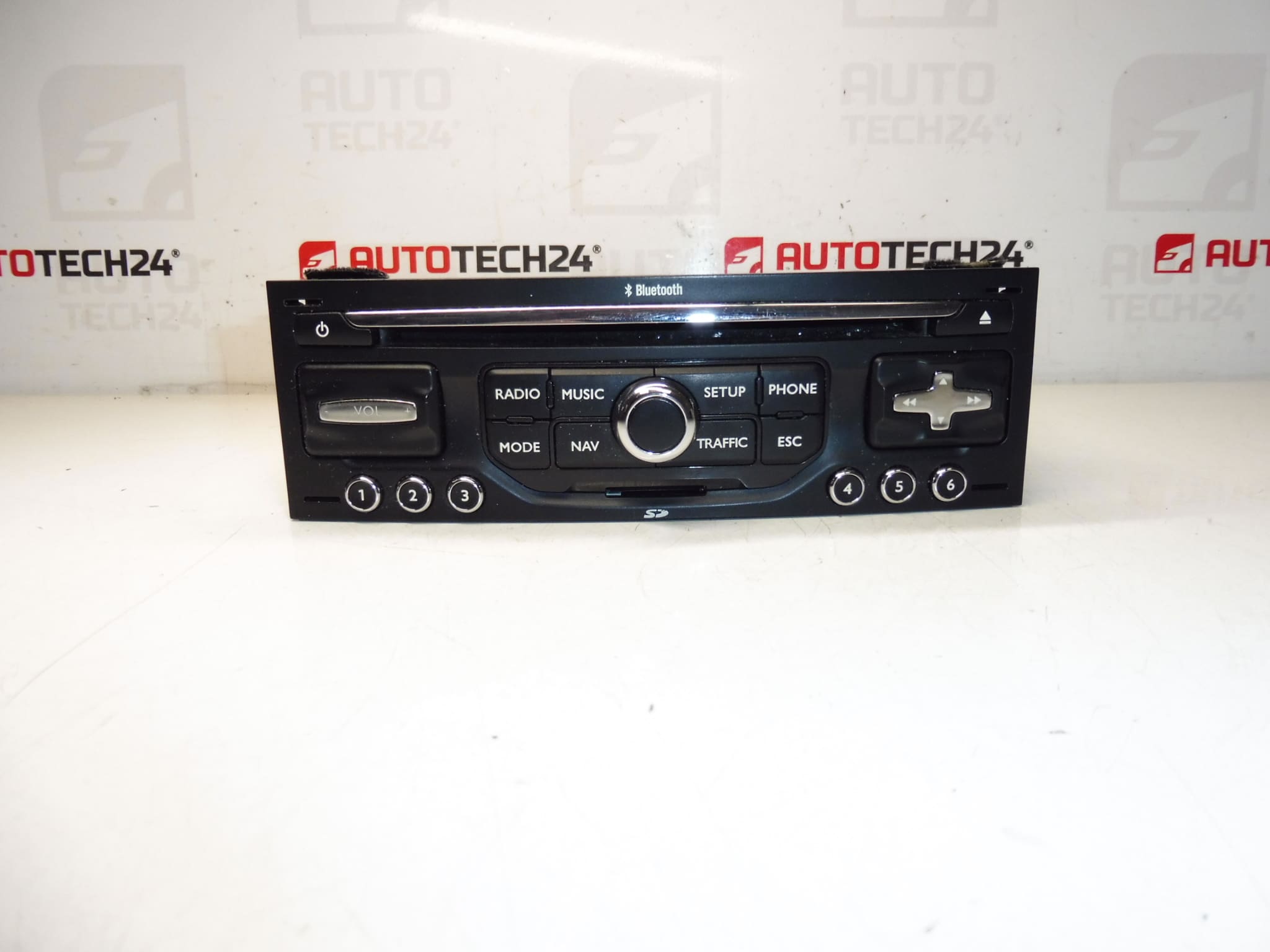 Radio de coche Harman Becker RNEG 96661984XT 1616962480 16095882XT