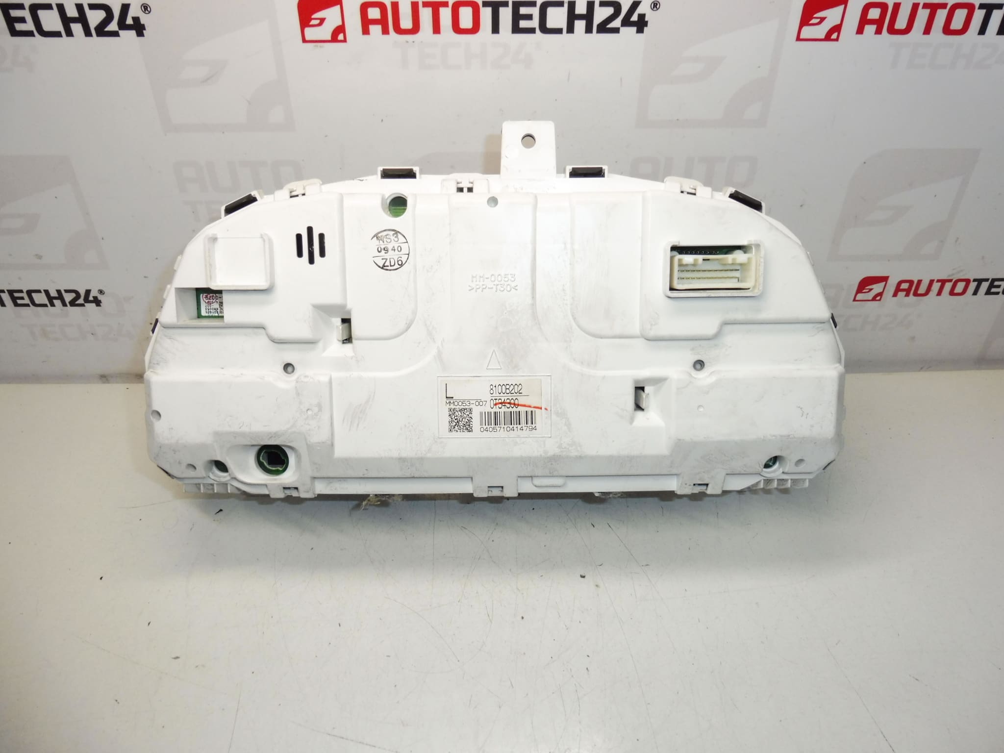 Tacómetro 247000 km Citroën C-Crosser Peugeot 4007 8100B202 6103GN - Imagen 2