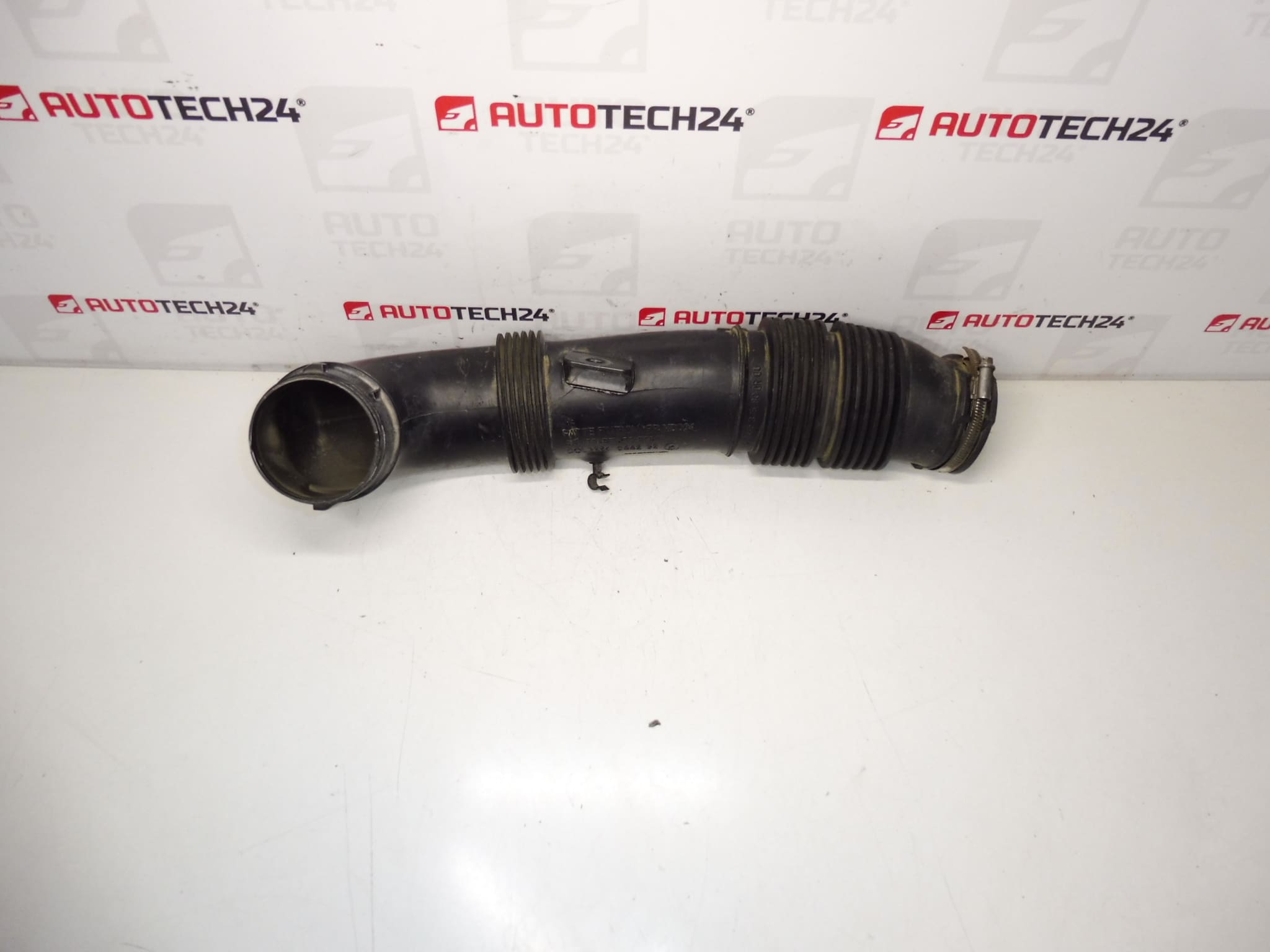 Tobera de entrada de aire 1.4 VTI 70 kW 8FS Citroën Peugeot 9656237580 1436L8
