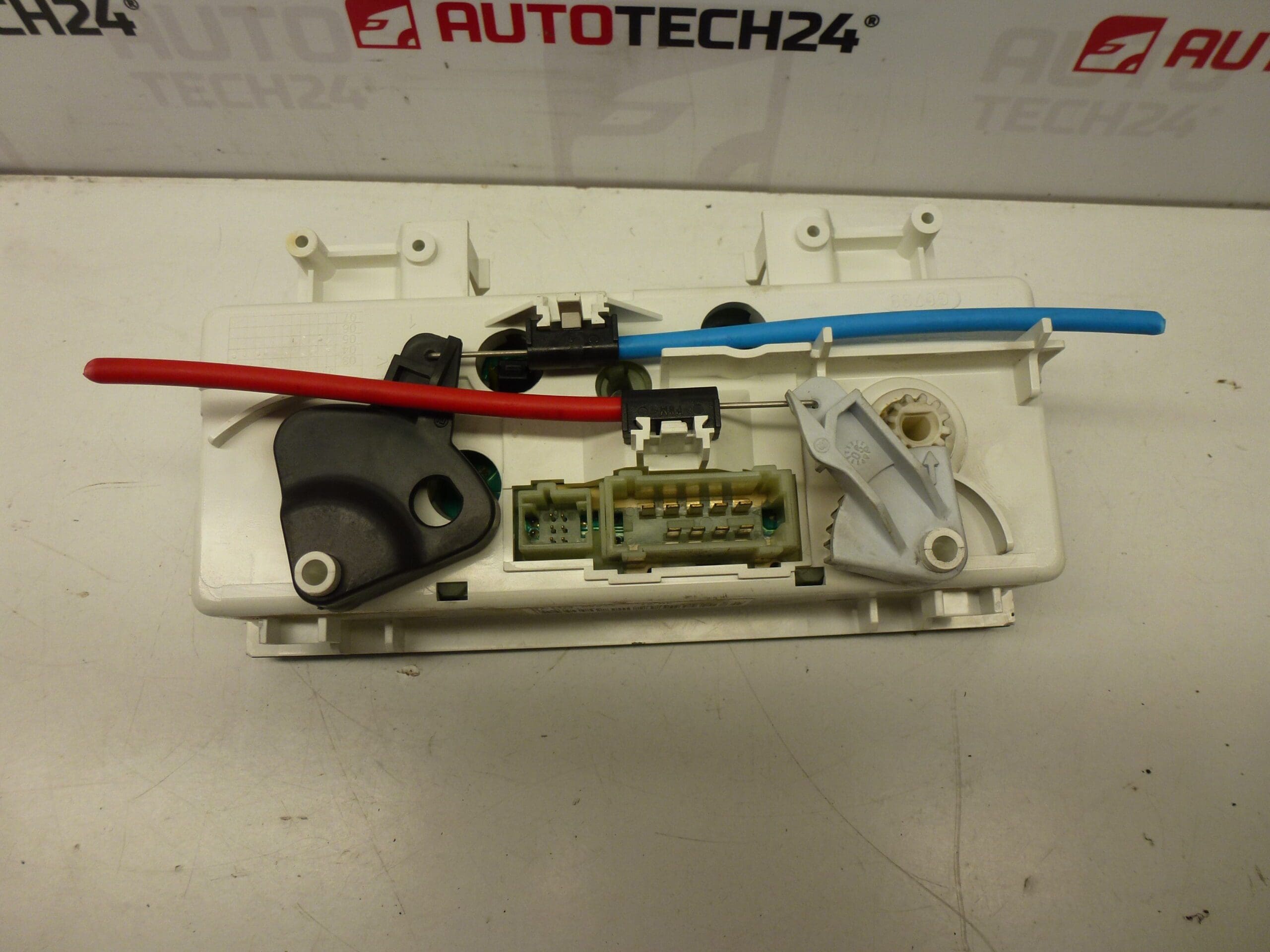 Calefacción y climatizador Peugeot 307 II K2860 T5RF 1607875480 6451VN