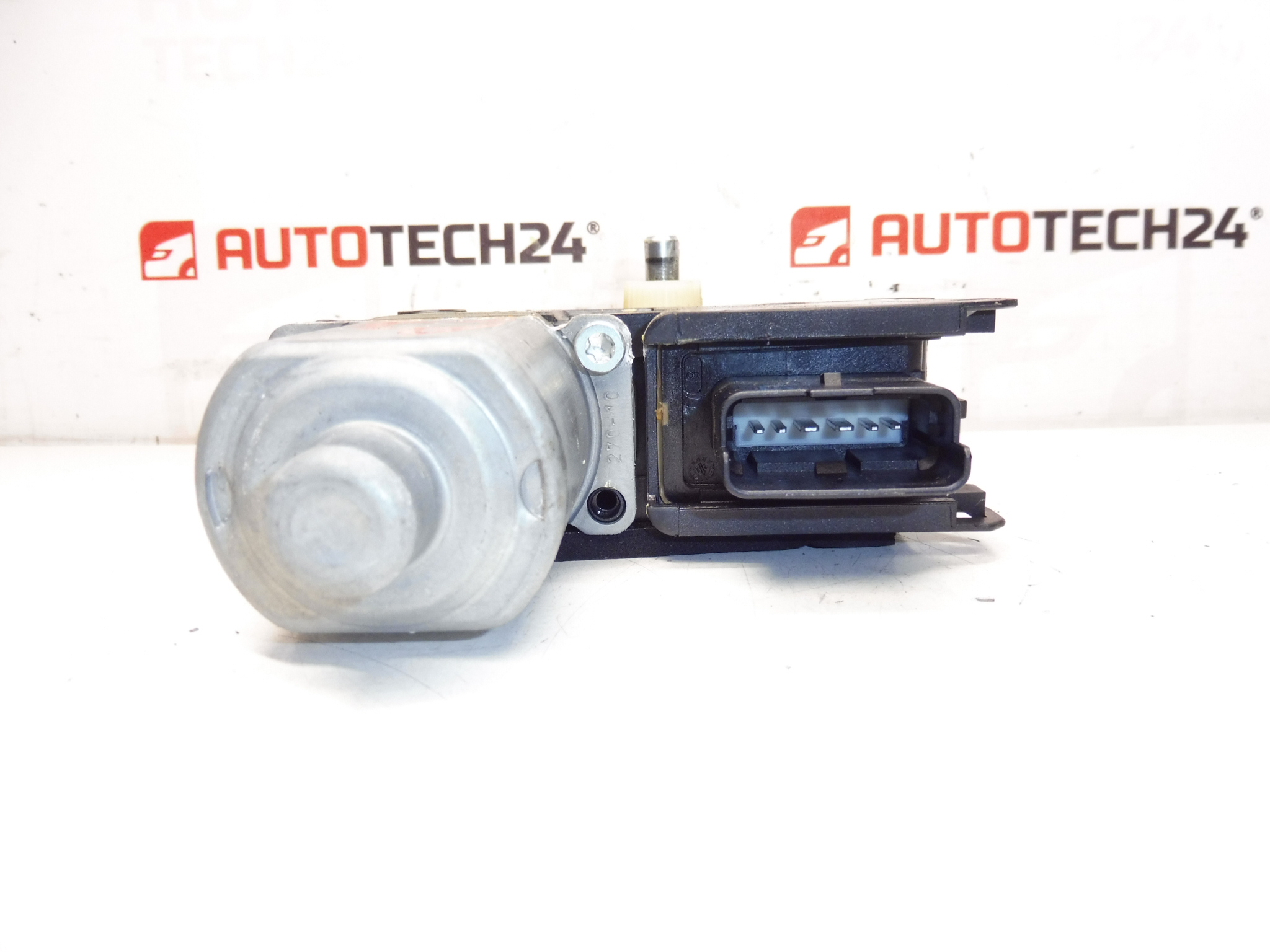 Motor de elevalunas delantero izquierdo Peugeot 308 9657247680 9221CX