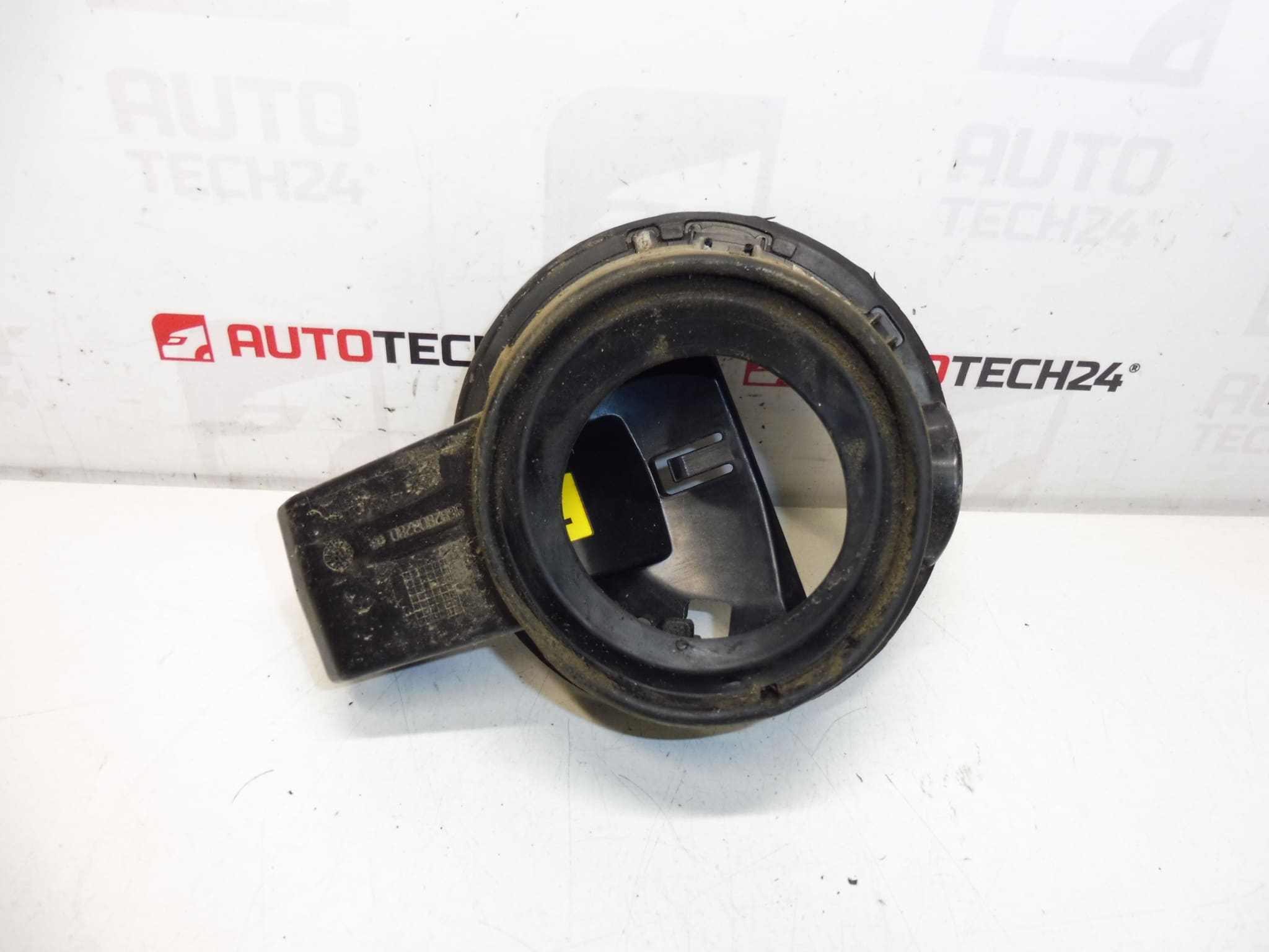 Boca de llenado del depósito de combustible Peugeot 3008 9682803280 1517E2 - Imagen 2