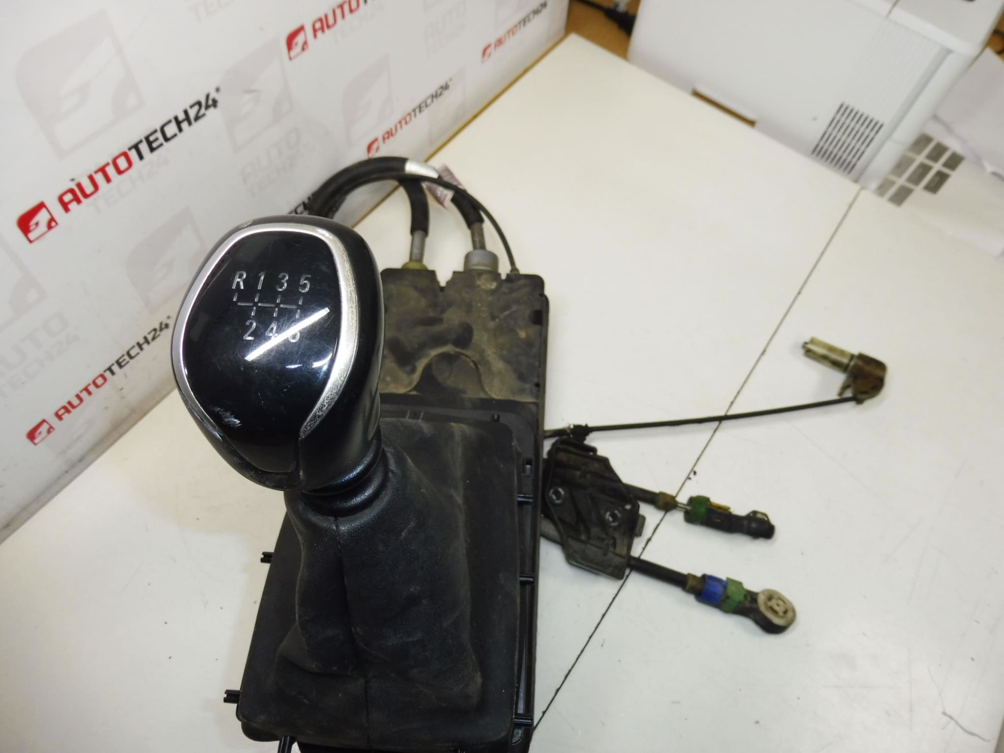 Palanca de cambio con cables Peugeot 308 T9 9825223280 YQ001073YX - Imagen 2