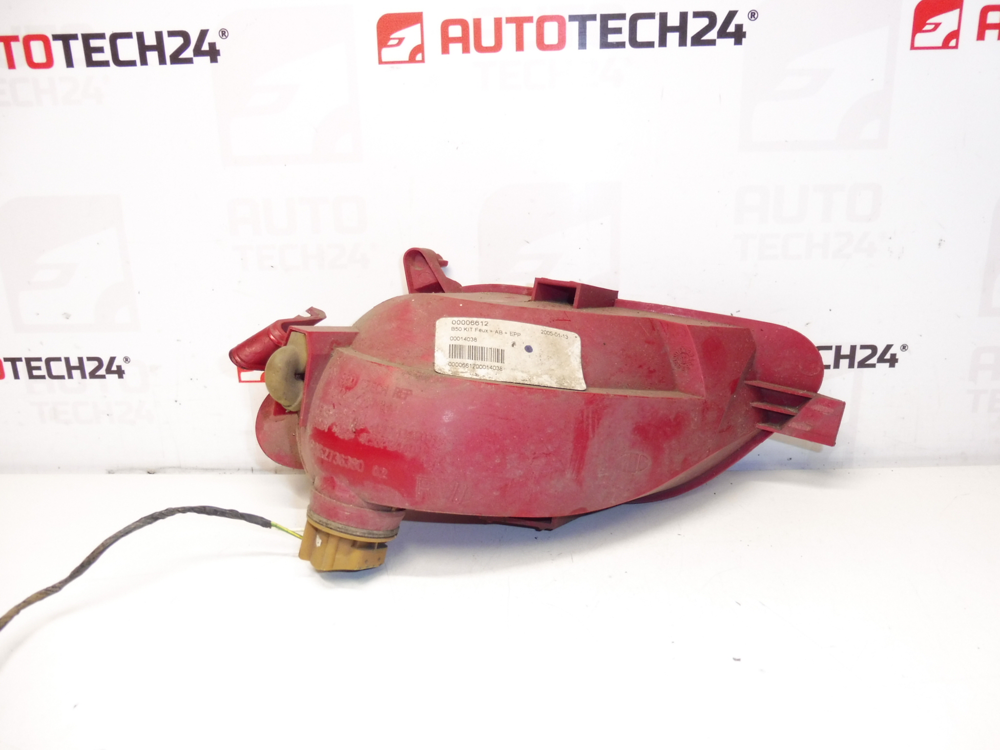 Faro antiniebla trasero con bombilla derecha Citroën C4 Coupé 9652736380 6351T7