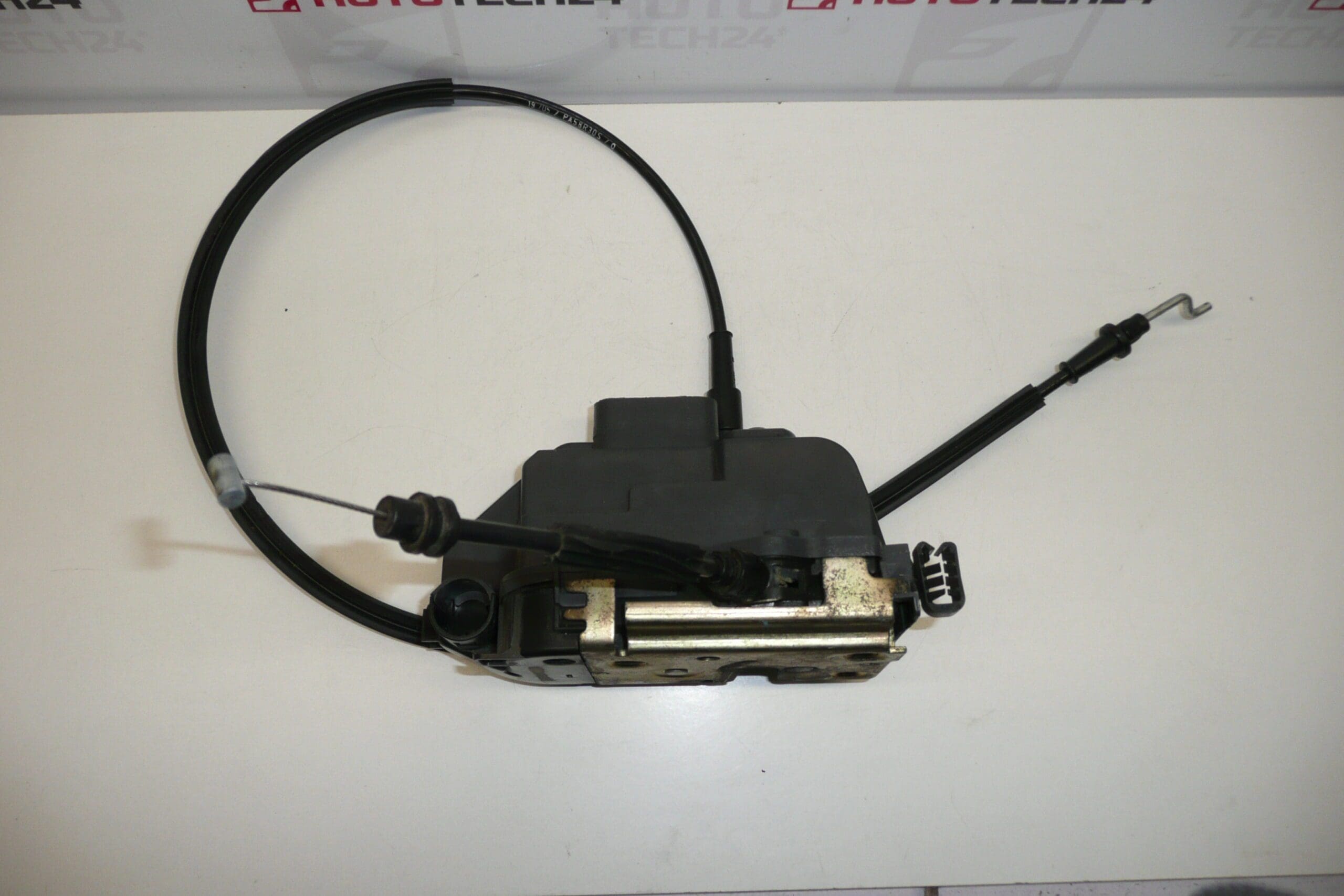 Cerradura puerta delantera derecha Peugeot 307 CC 52229780 9136Q1 - Imagen 2