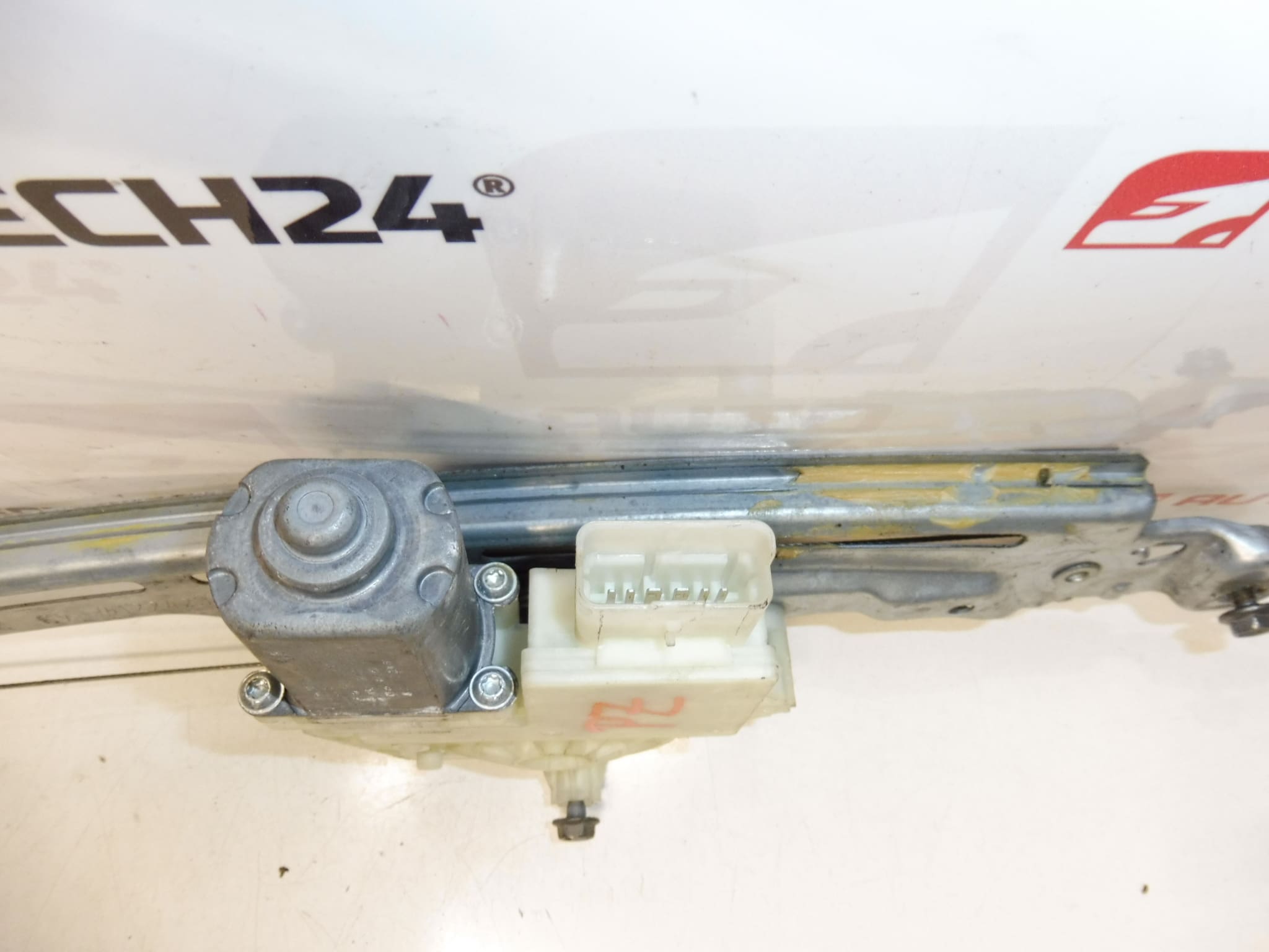 Mecanismo tirador luneta trasera Peugeot 308 T9 9800273380 - Imagen 2